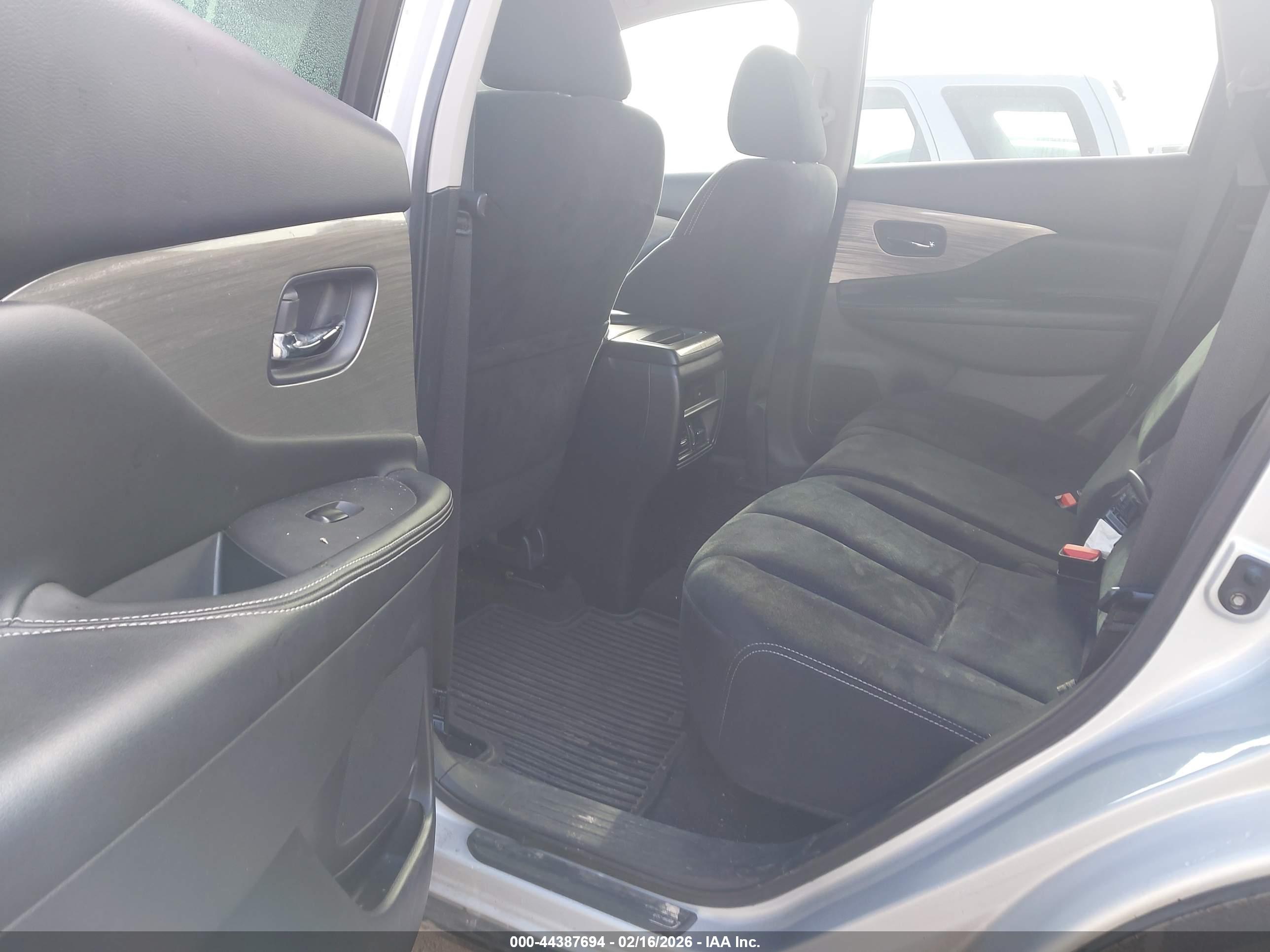 NISSAN MURANO image 8
