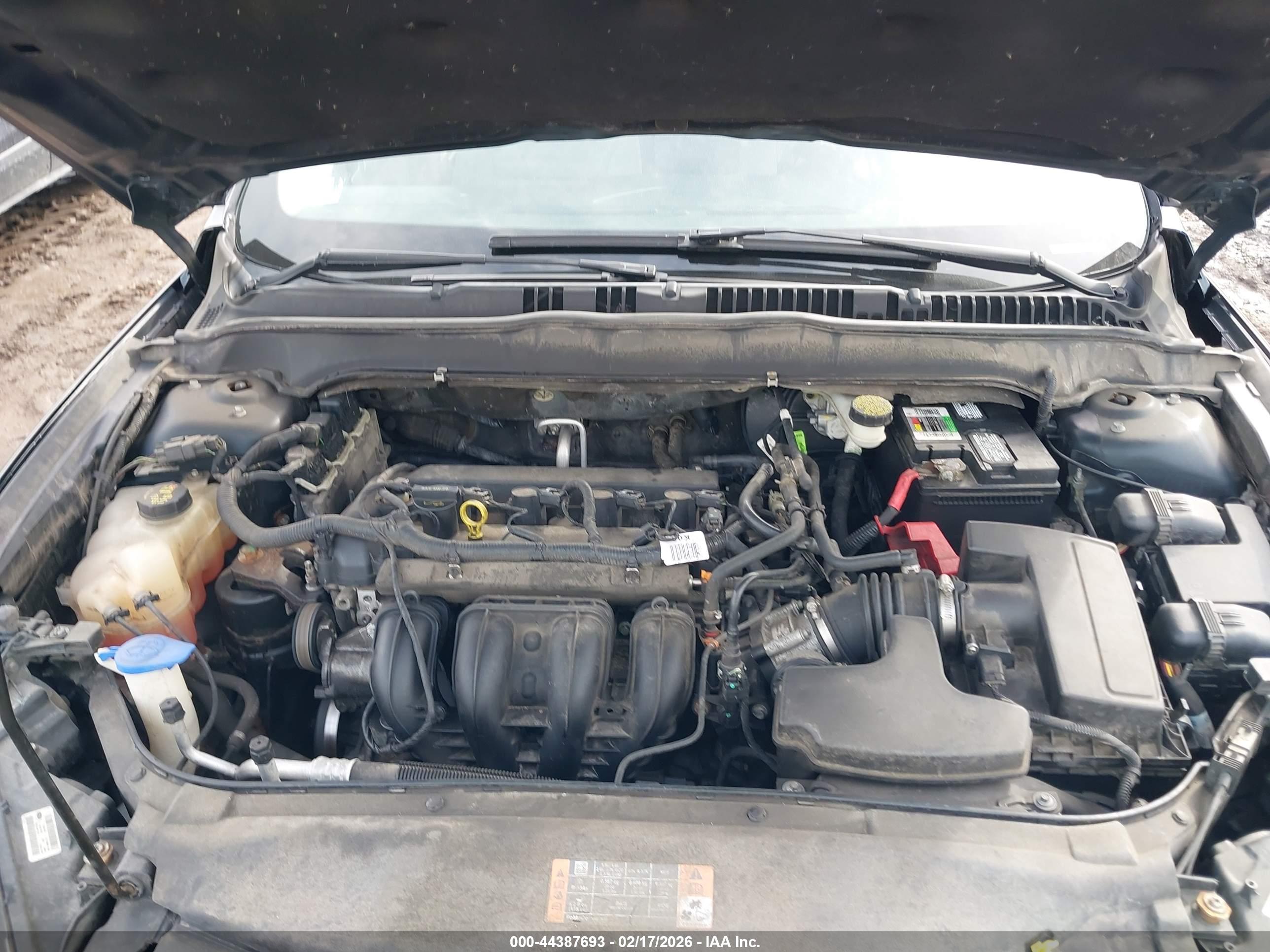 FORD FUSION image 10