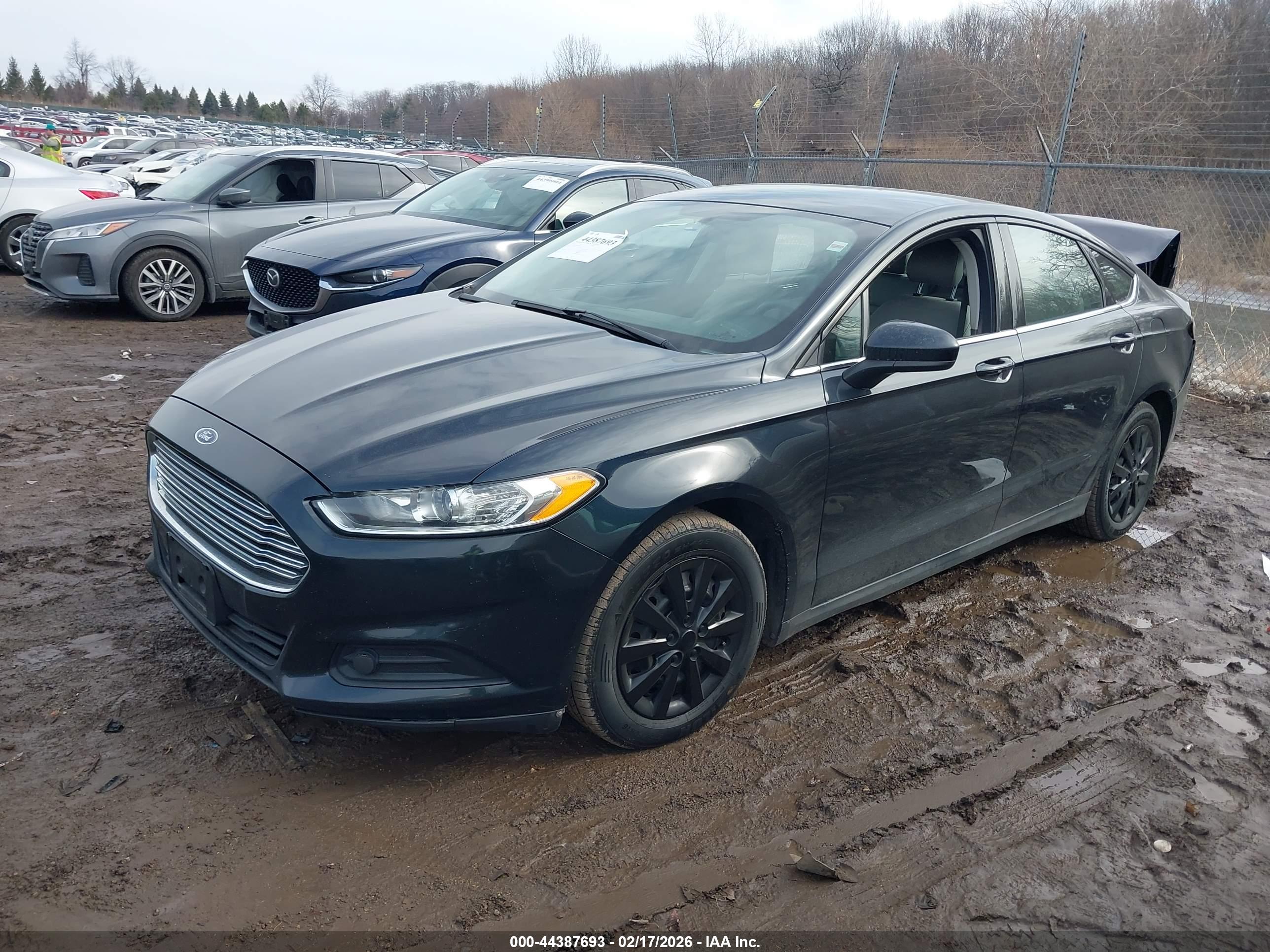 FORD FUSION image 2