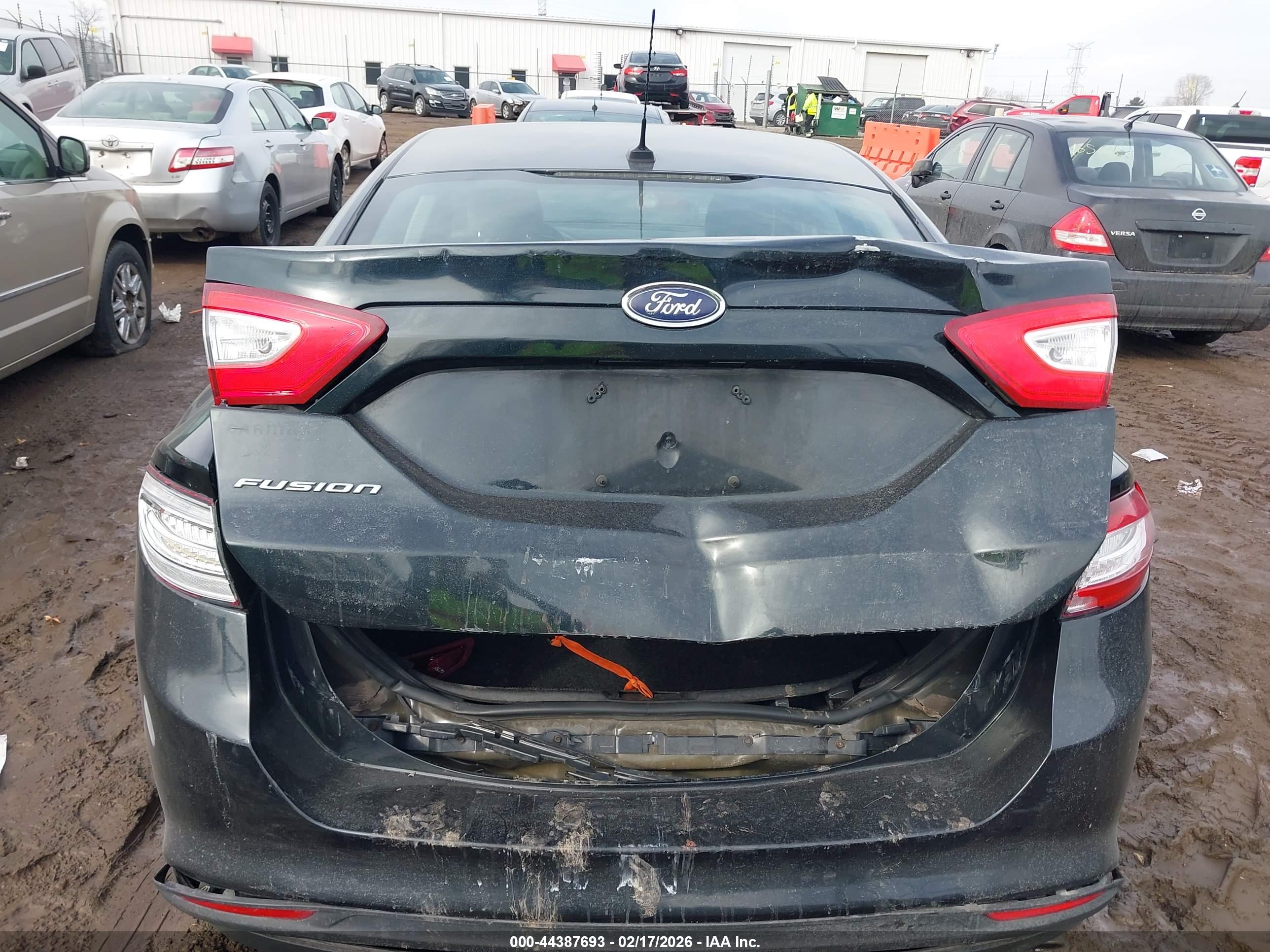 FORD FUSION image 6