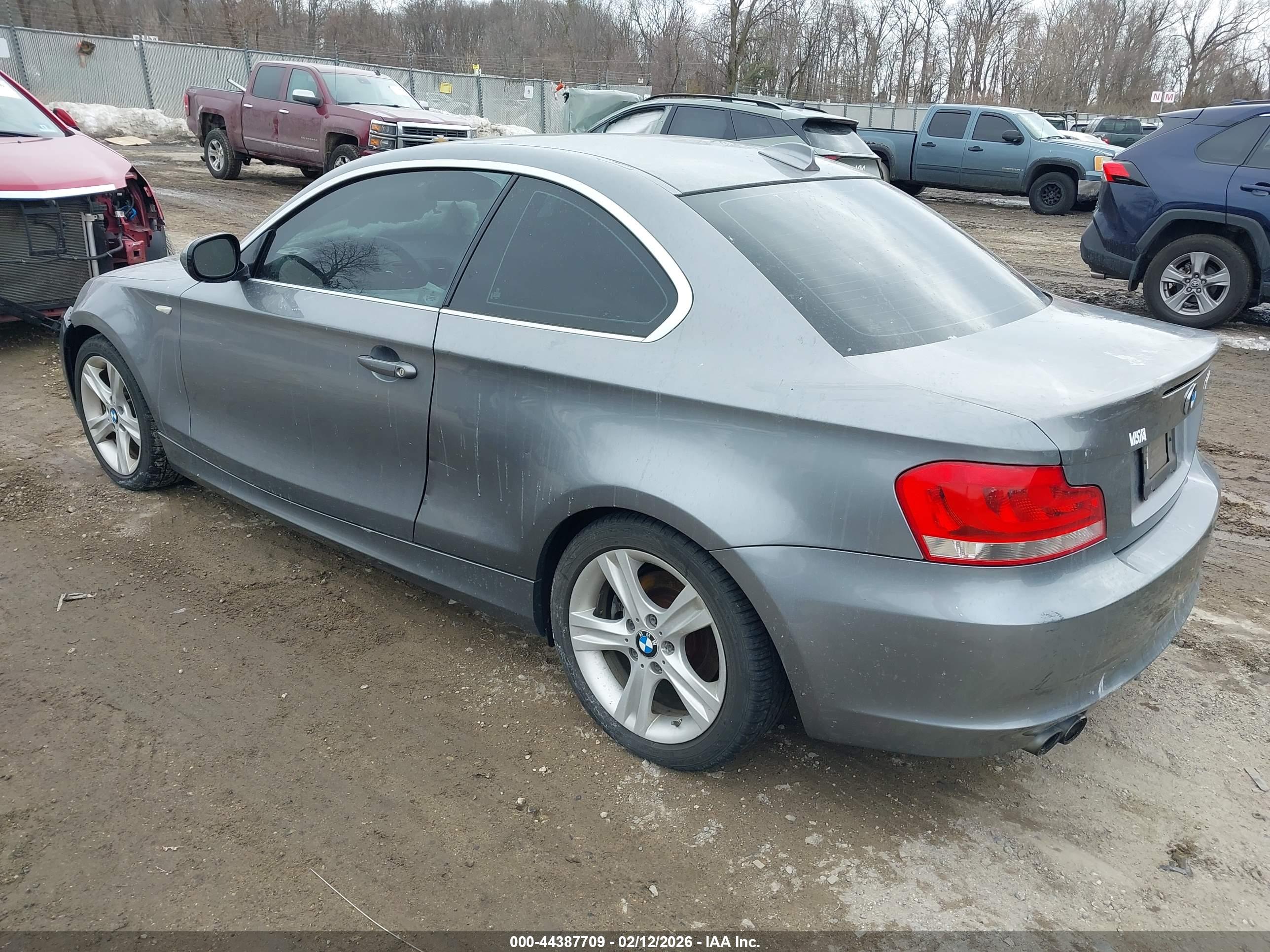 BMW 128I image 3