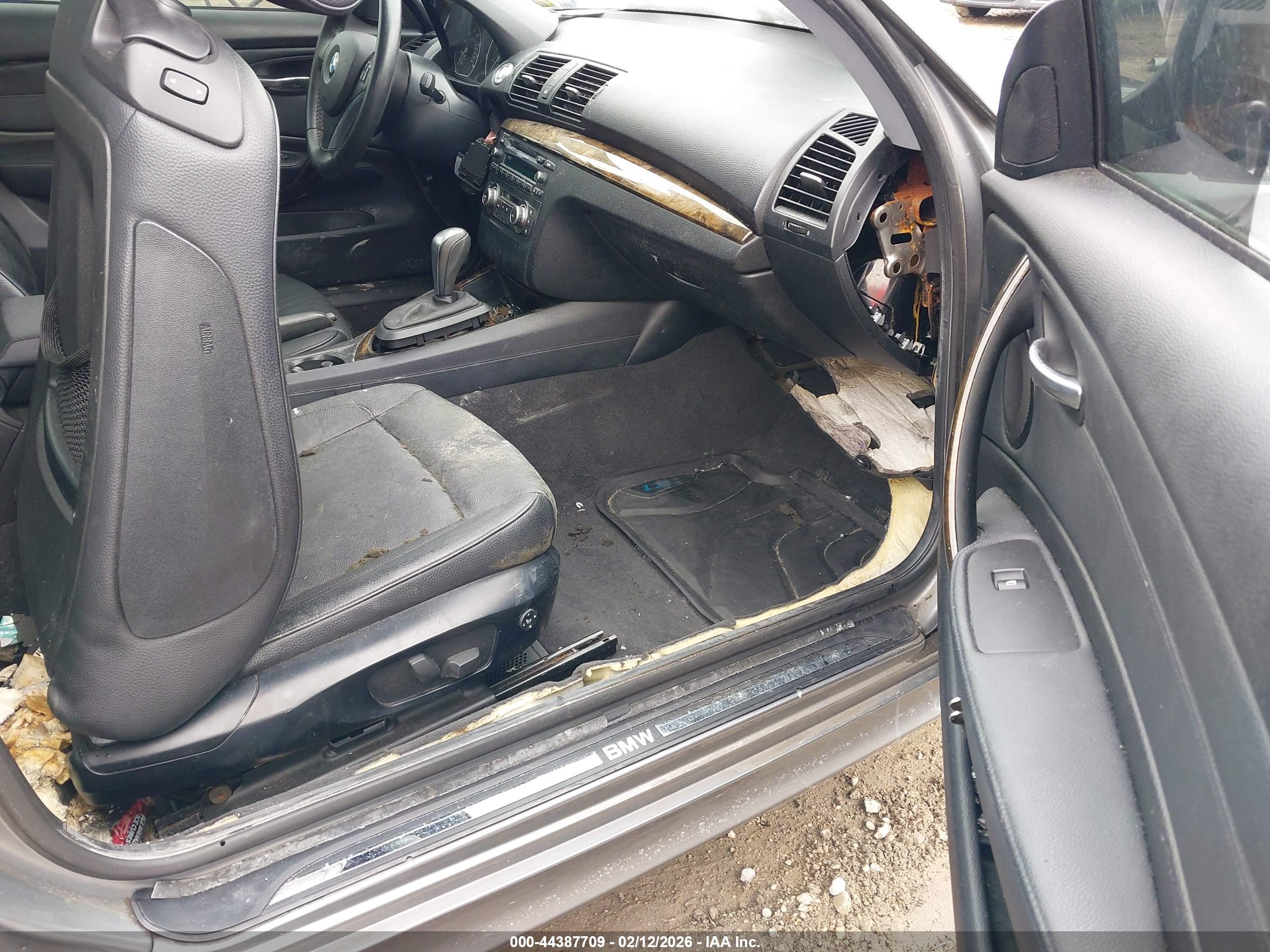 BMW 128I image 5