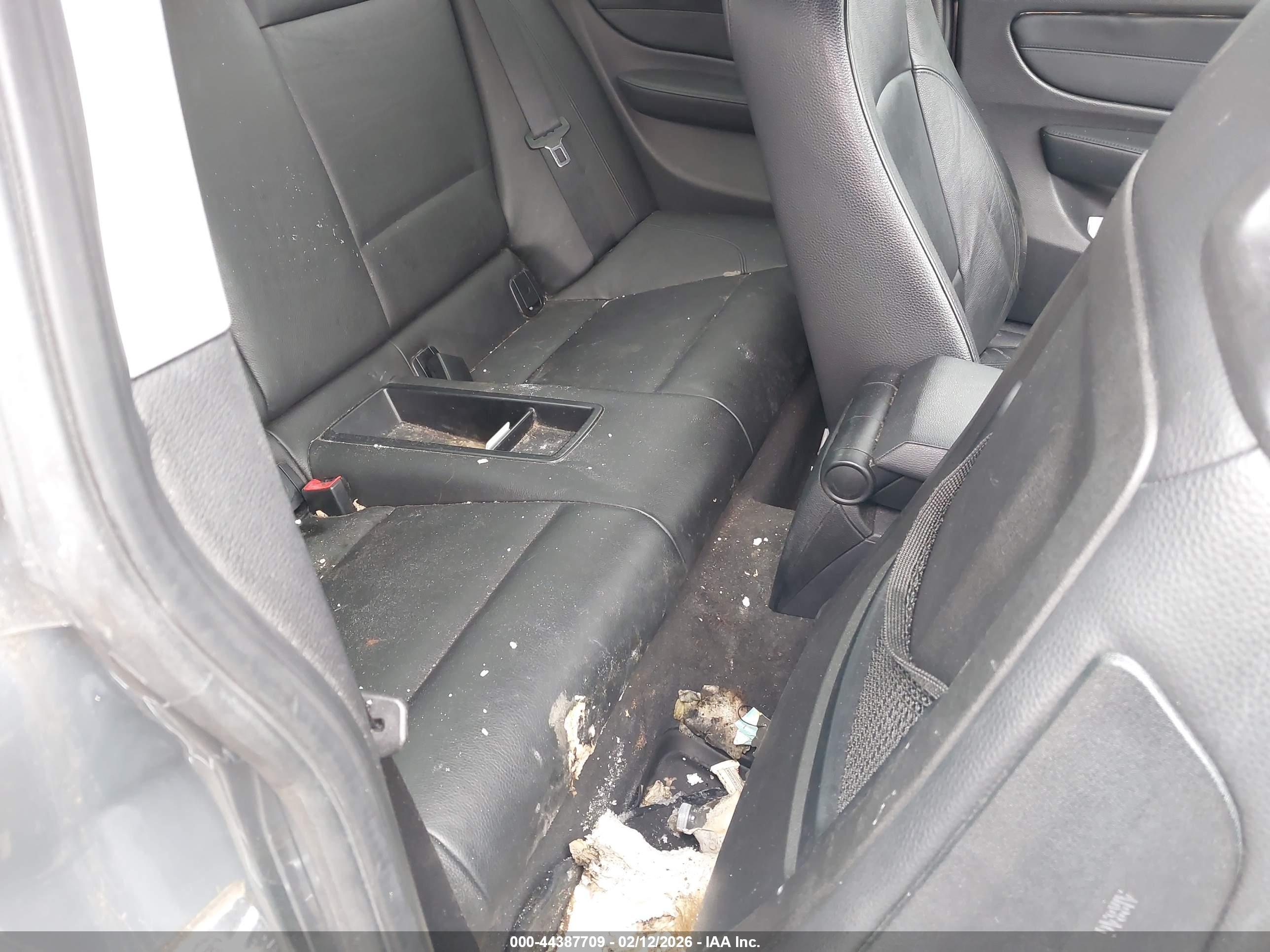 BMW 128I image 8