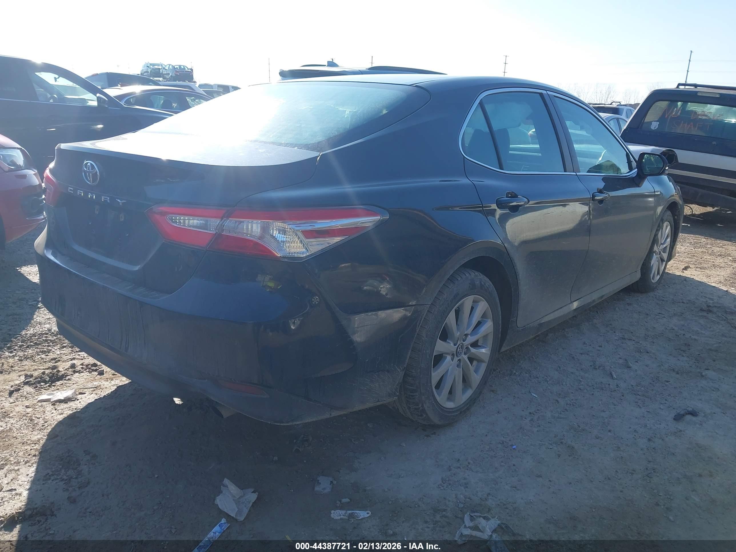 TOYOTA CAMRY image 4