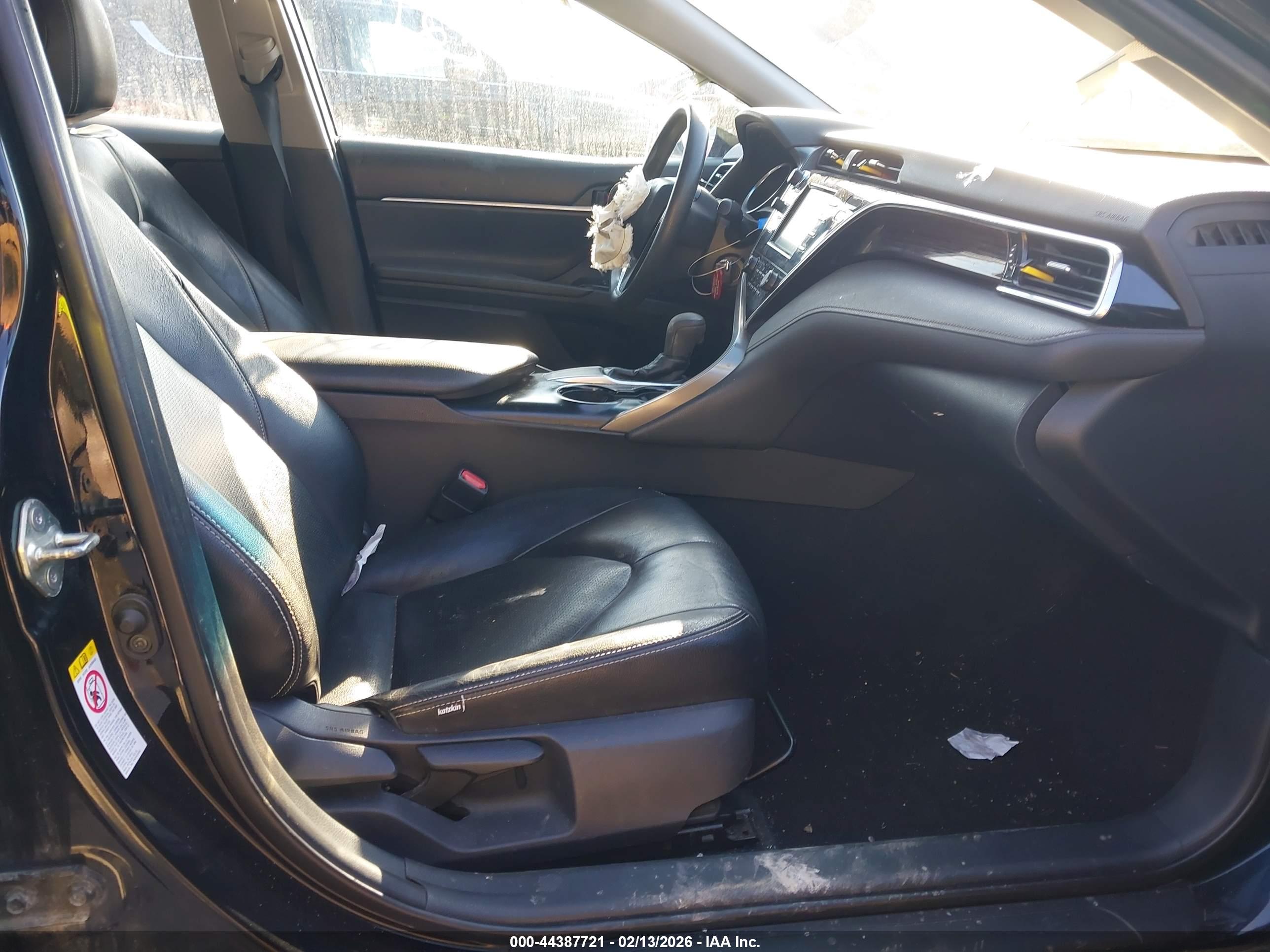 TOYOTA CAMRY image 5