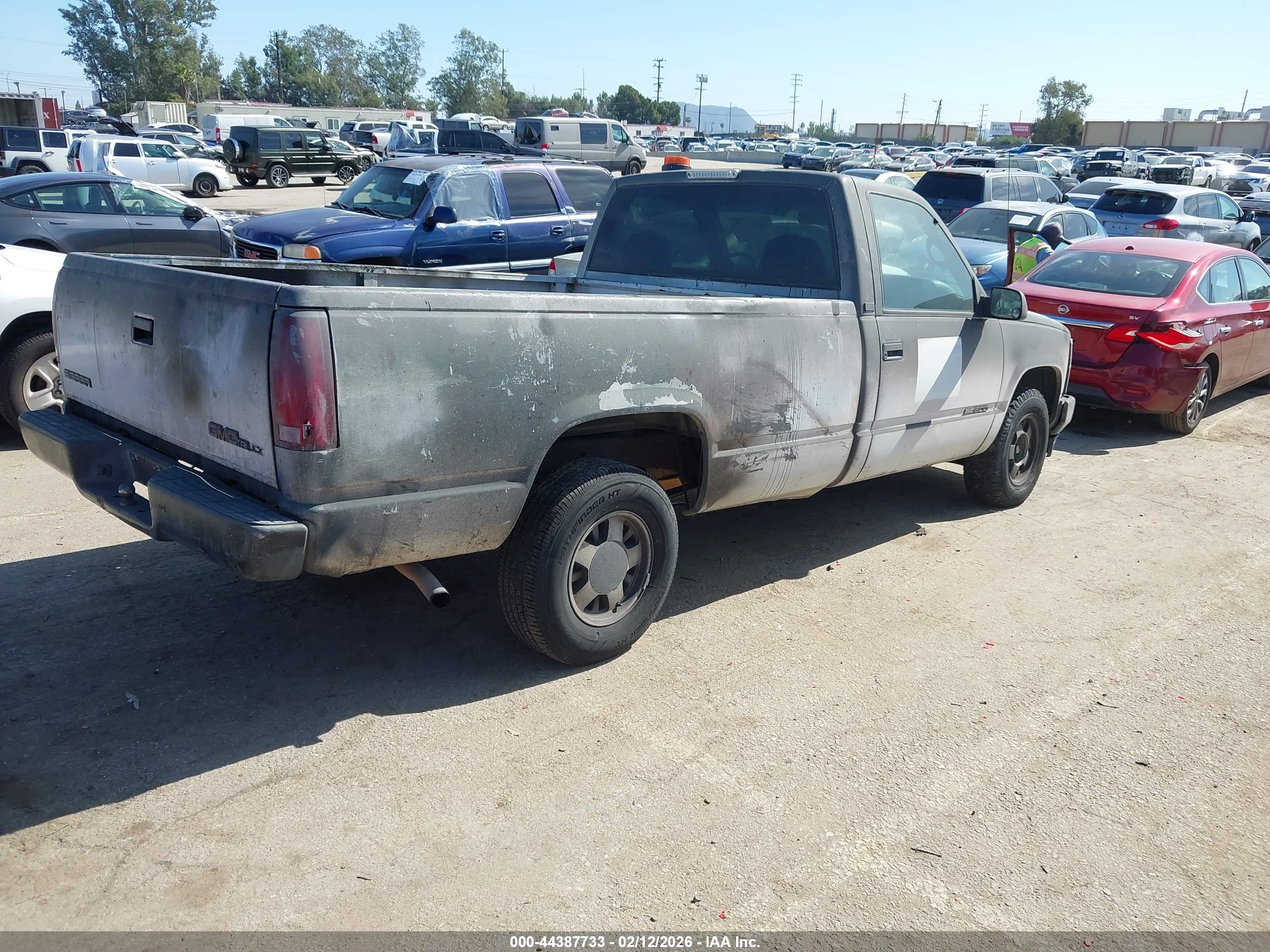 GMC SIERRA image 4