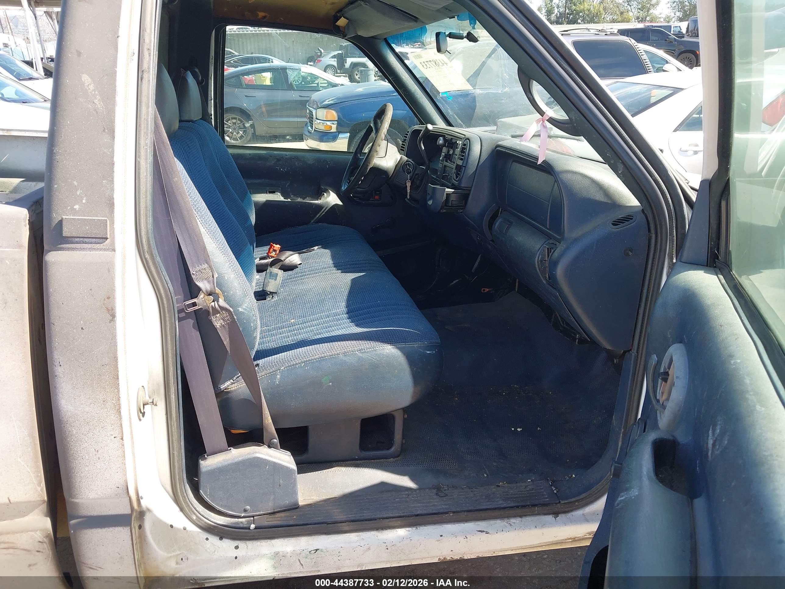 GMC SIERRA image 5