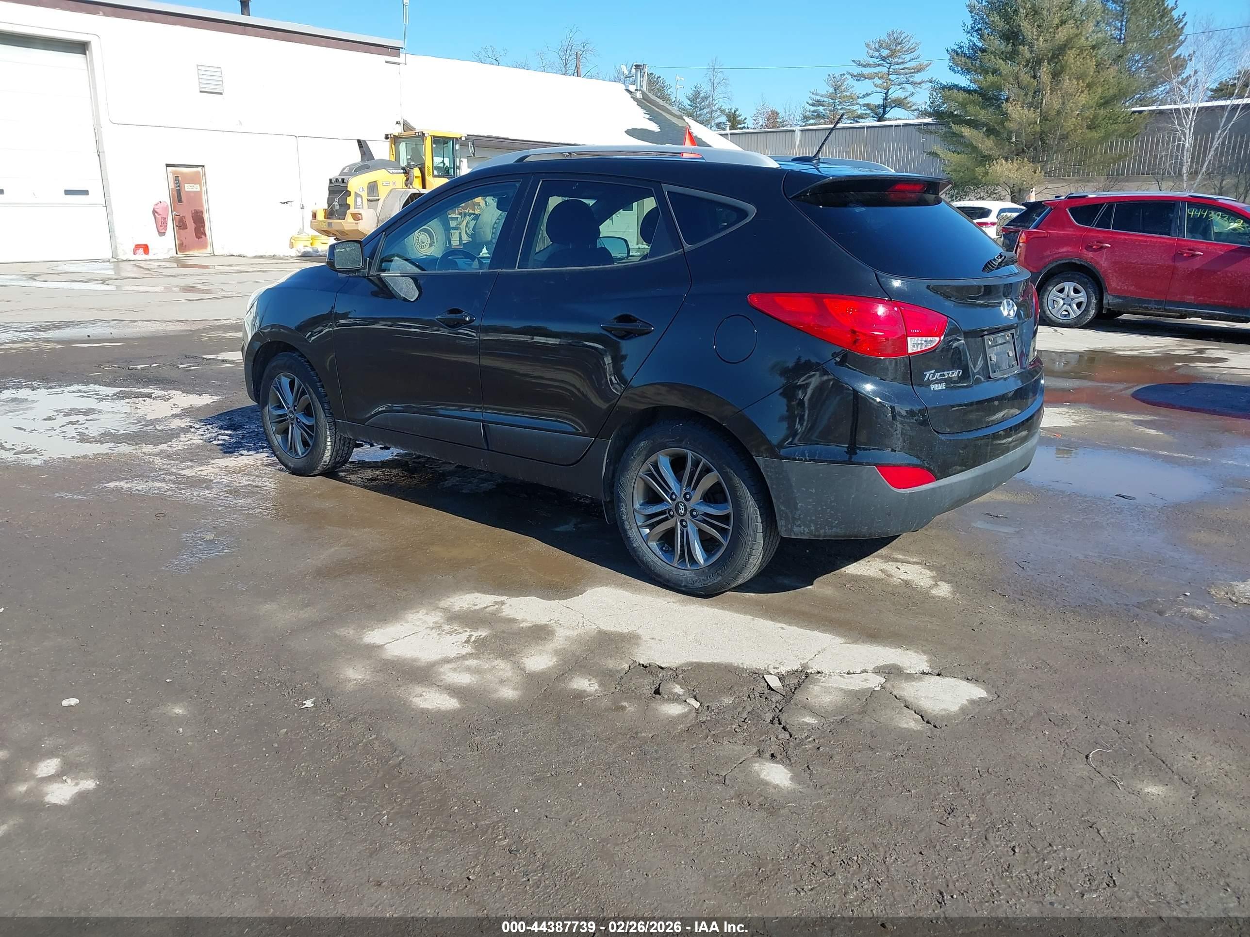 HYUNDAI TUCSON image 3