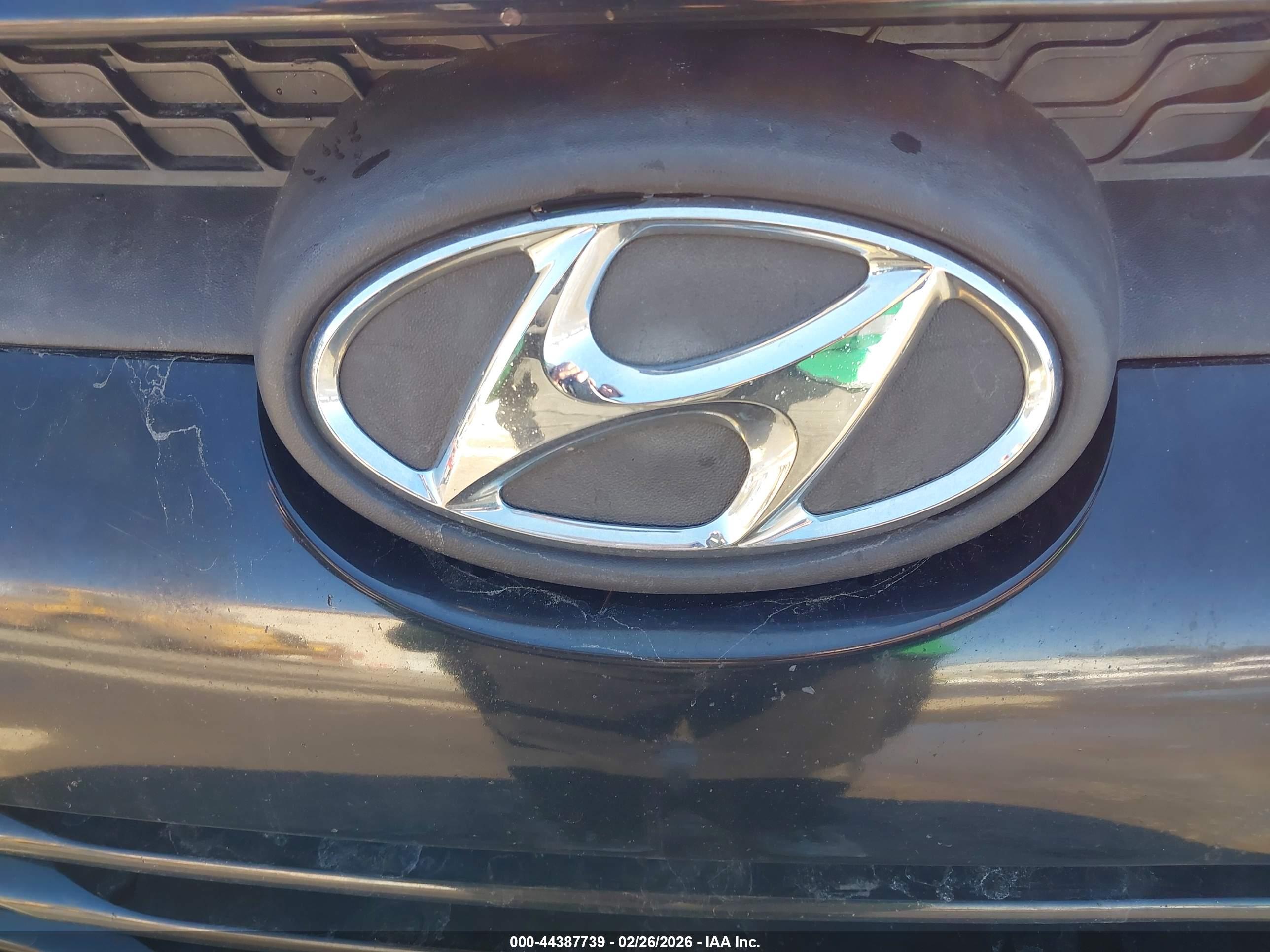 HYUNDAI TUCSON image 6