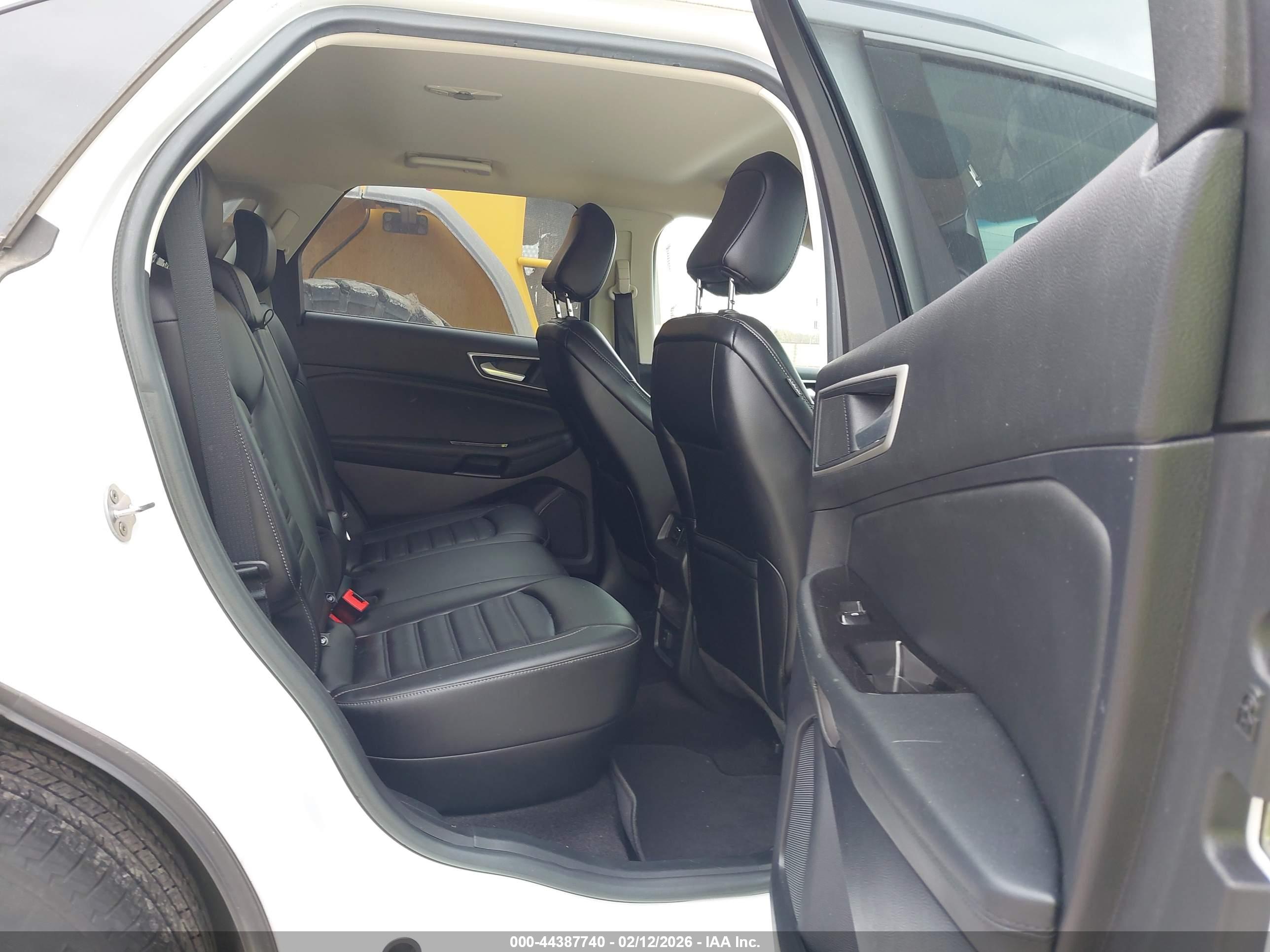 FORD EDGE image 8
