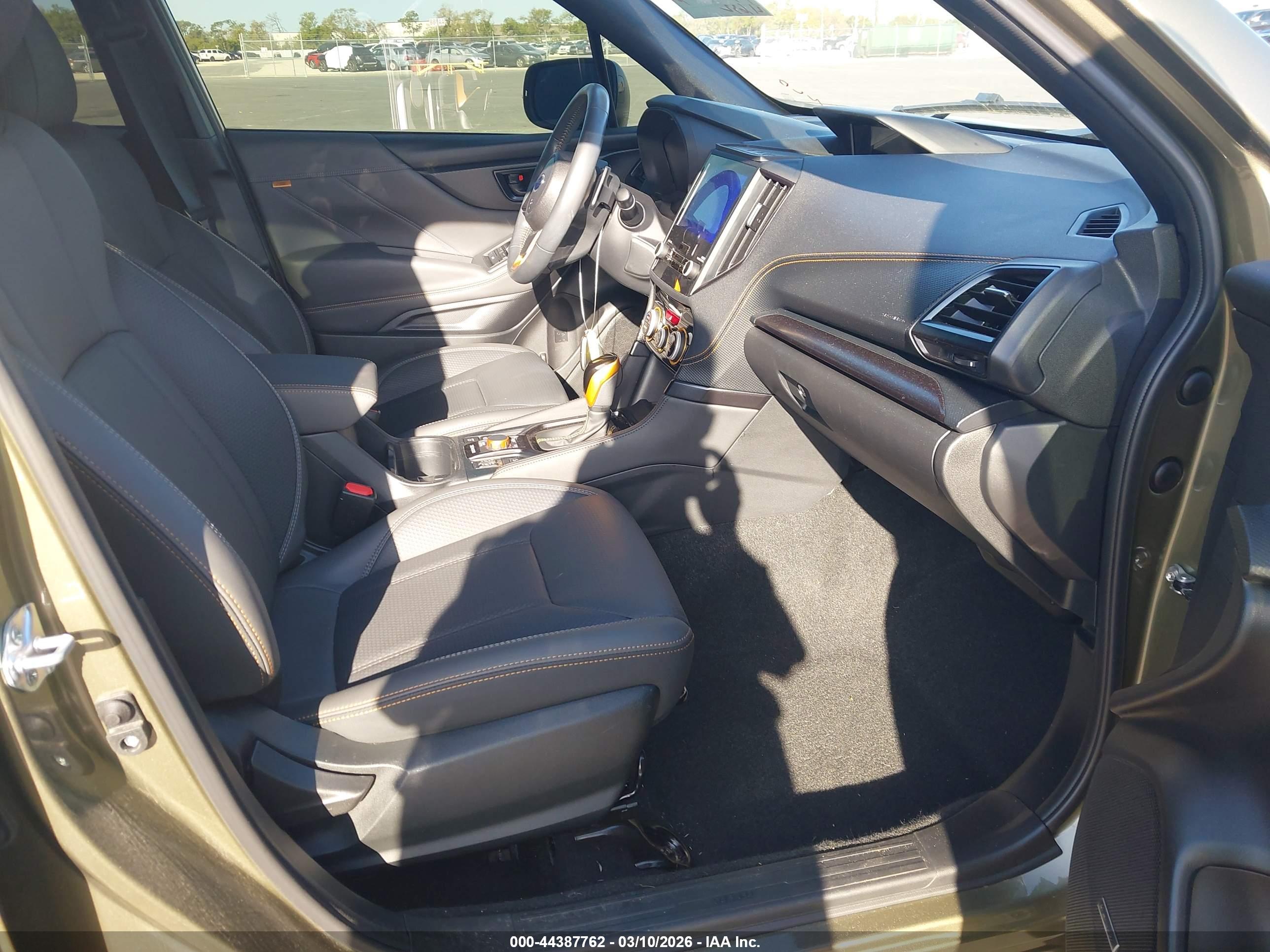 SUBARU FORESTER image 5
