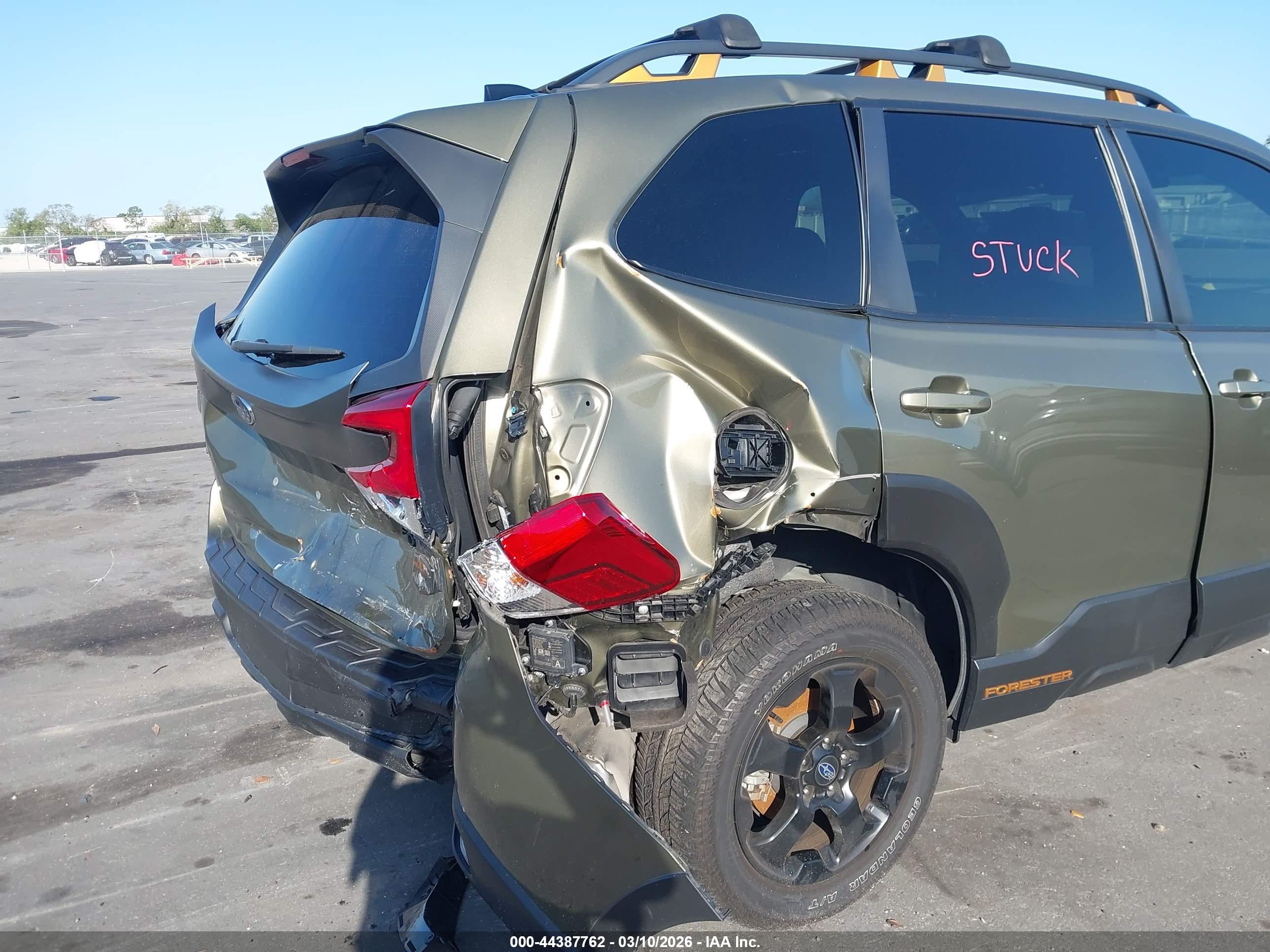 SUBARU FORESTER image 6