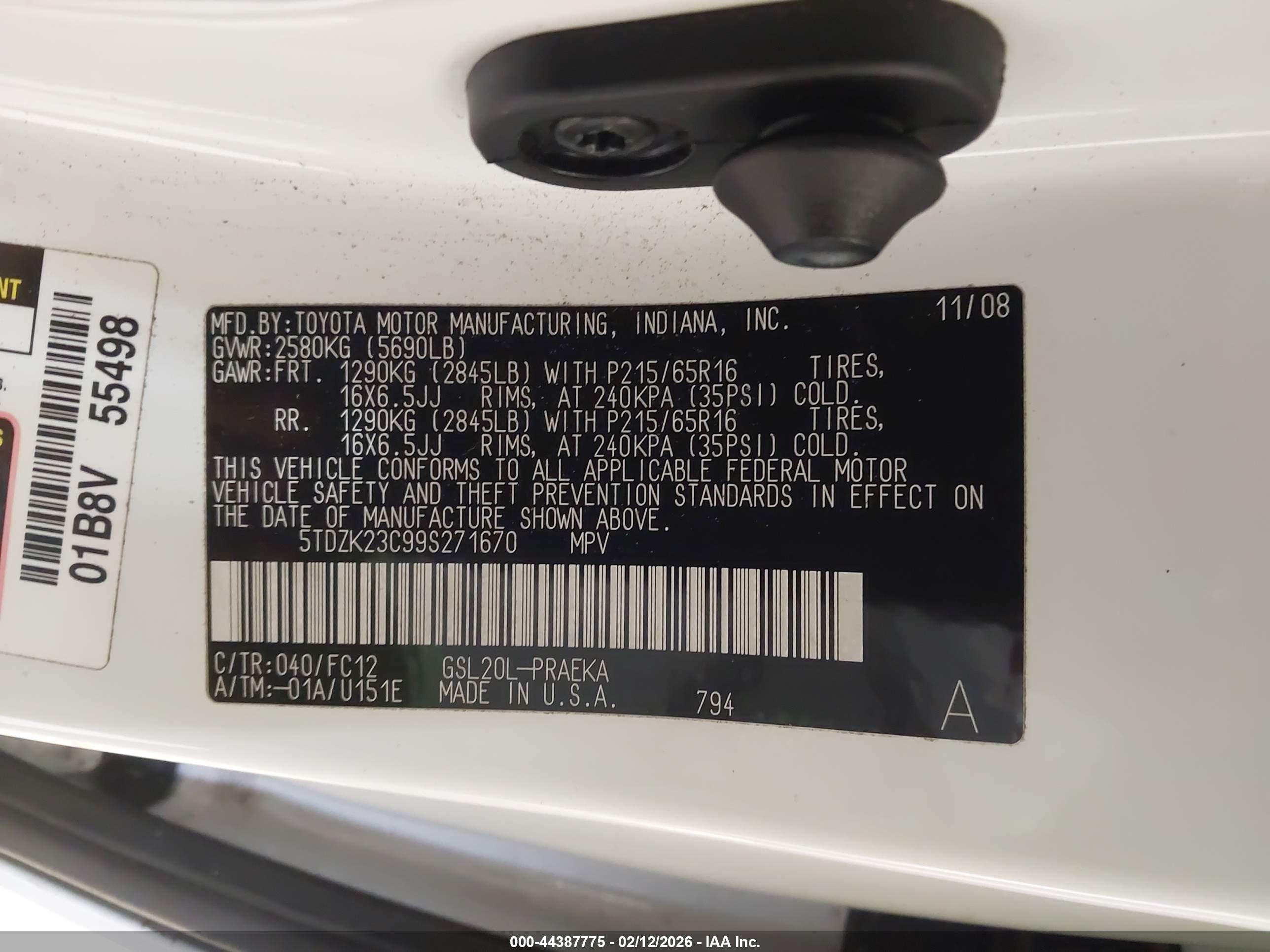 TOYOTA SIENNA image 9