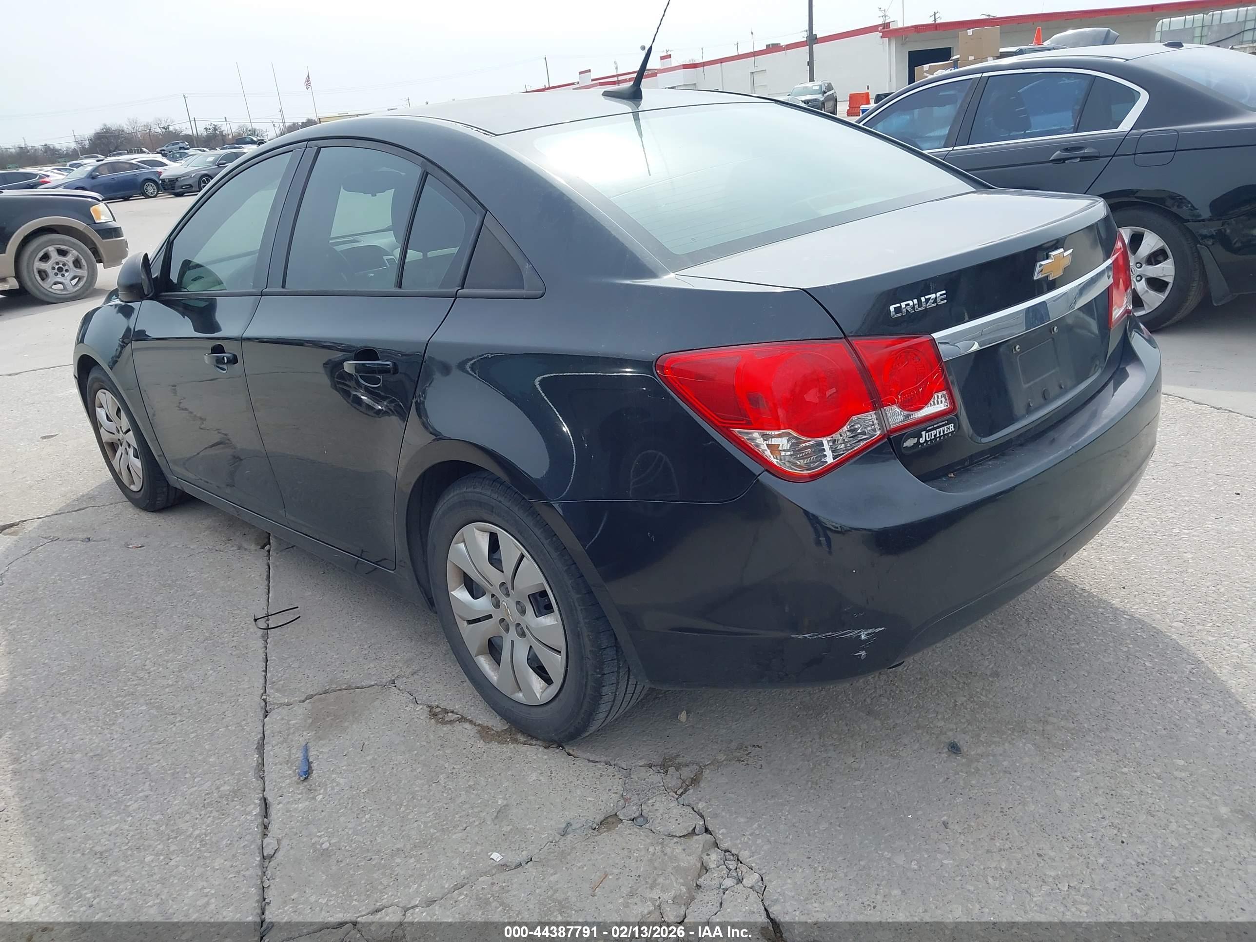 CHEVROLET CRUZE image 3