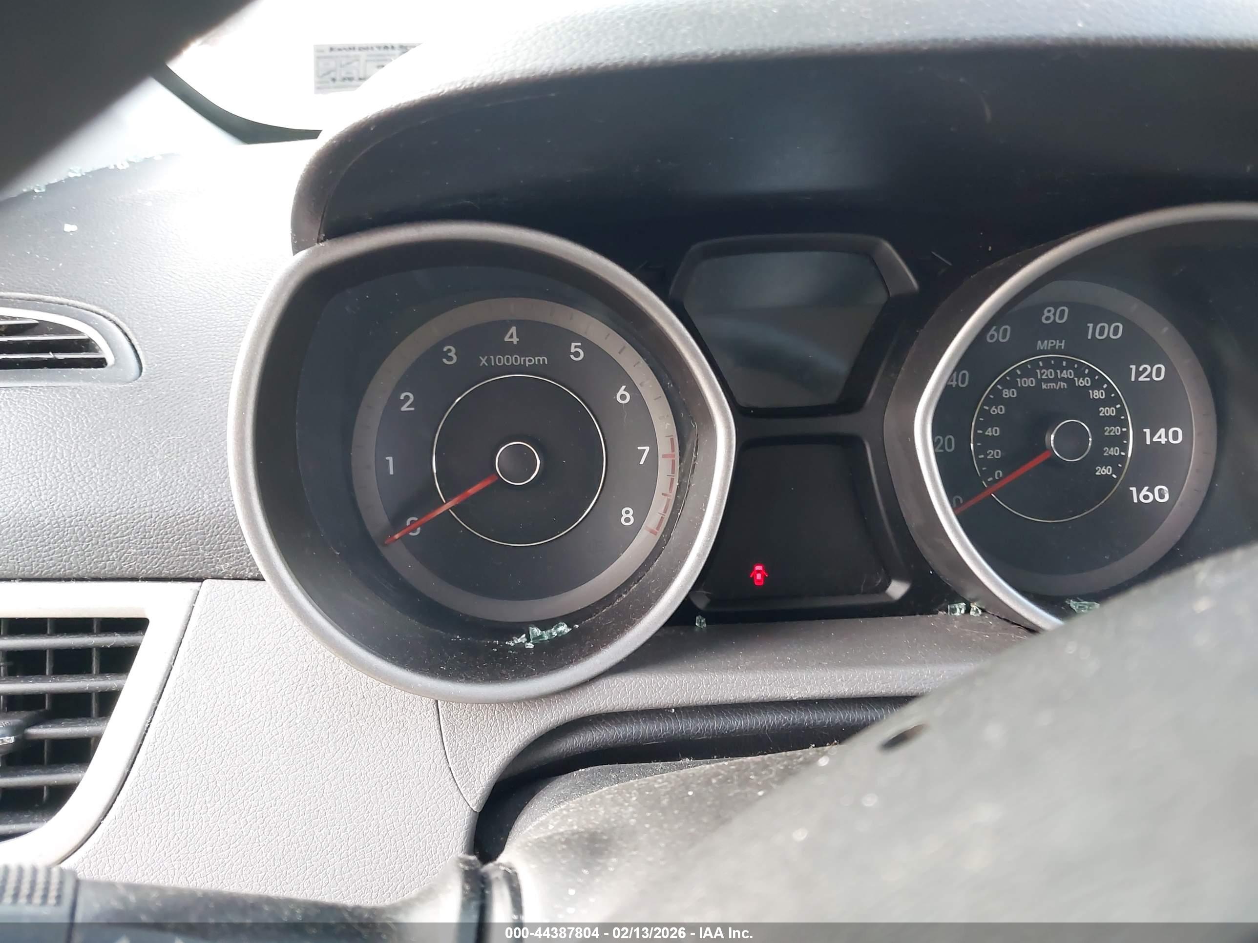 HYUNDAI ELANTRA image 7