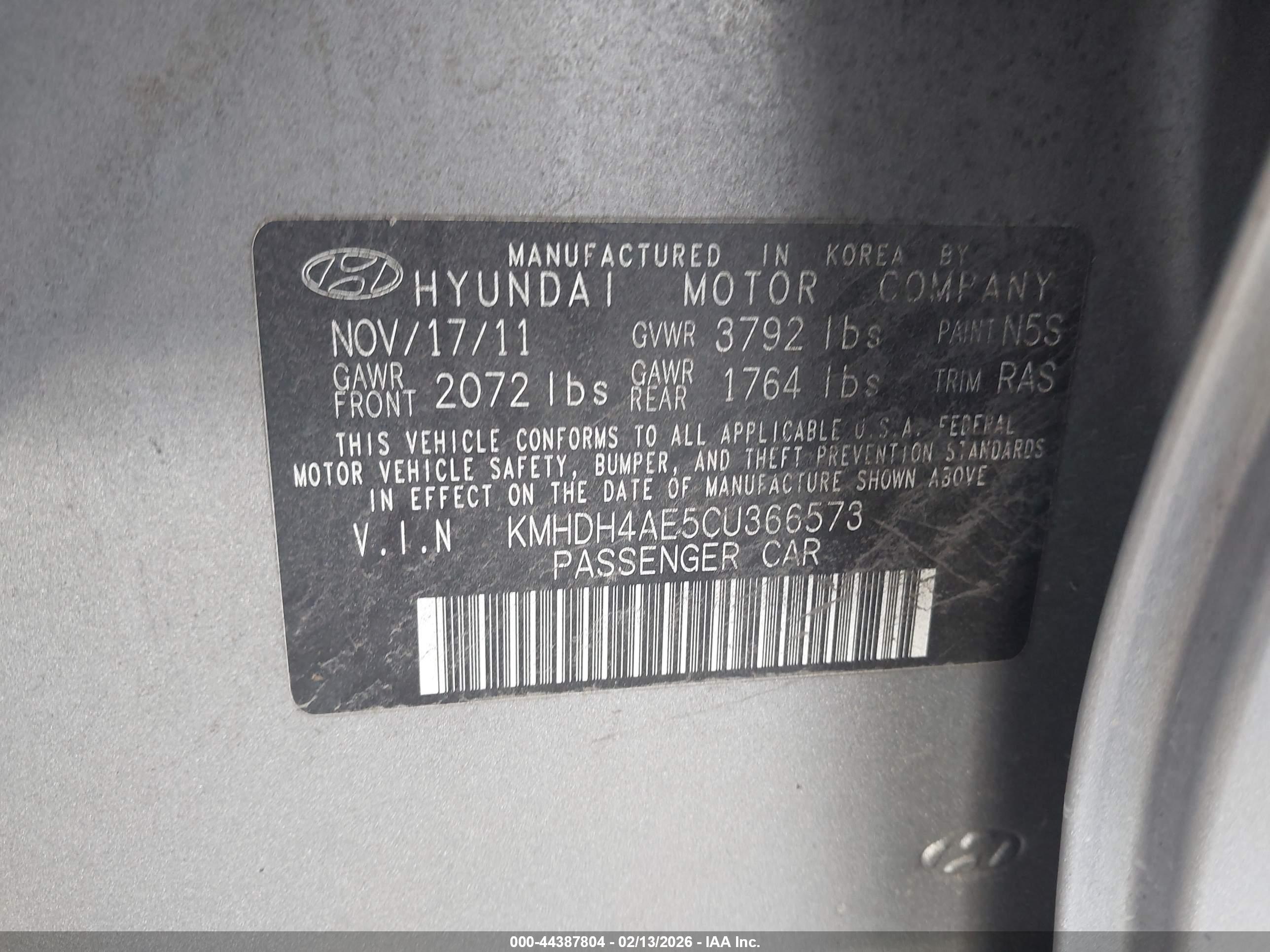 HYUNDAI ELANTRA image 9