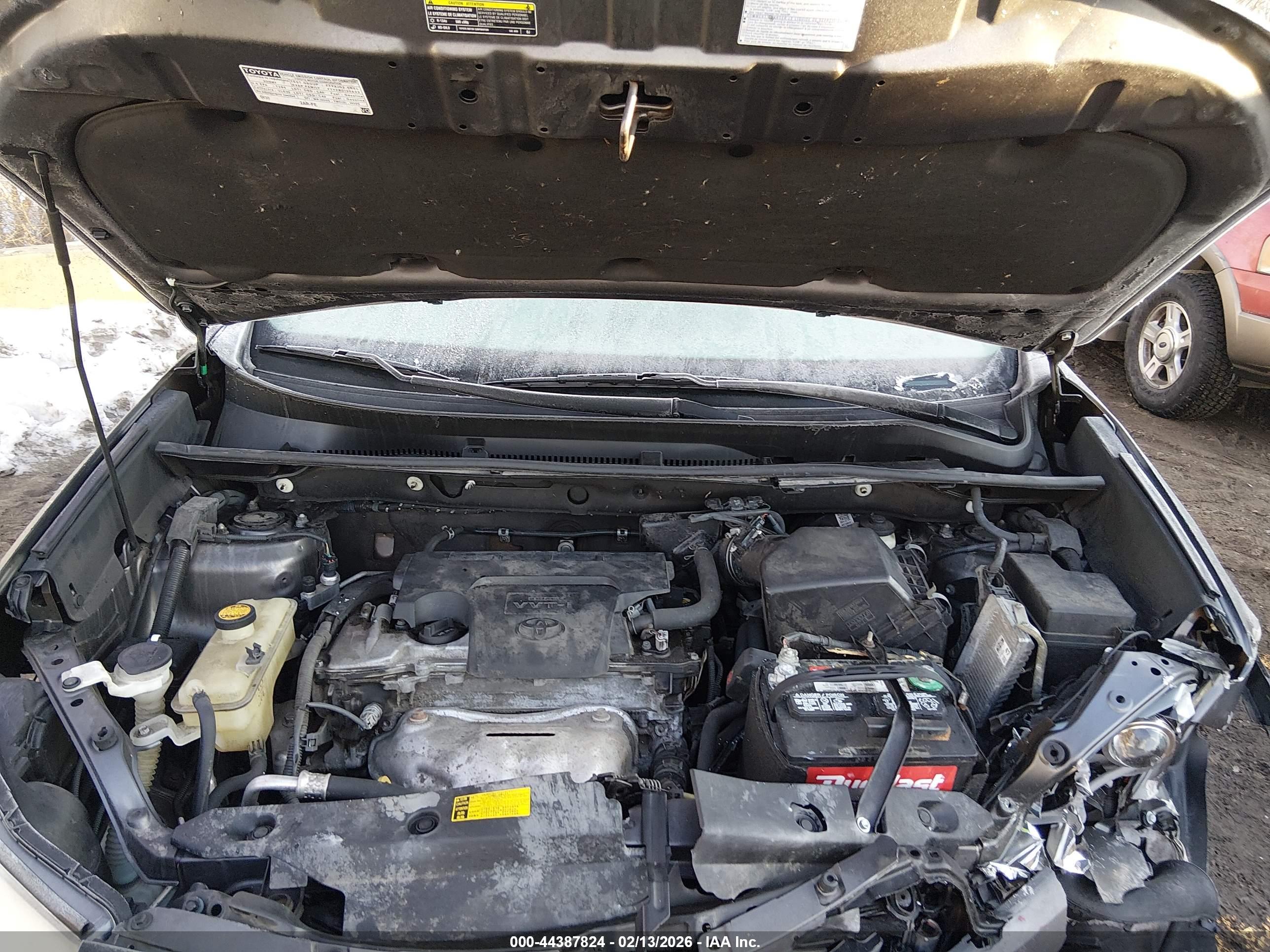 TOYOTA RAV4 image 10