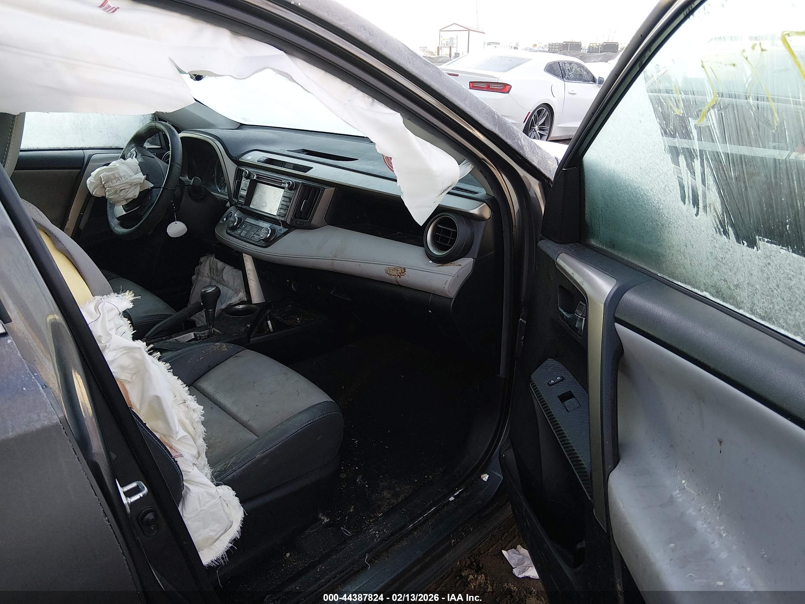 TOYOTA RAV4 image 5