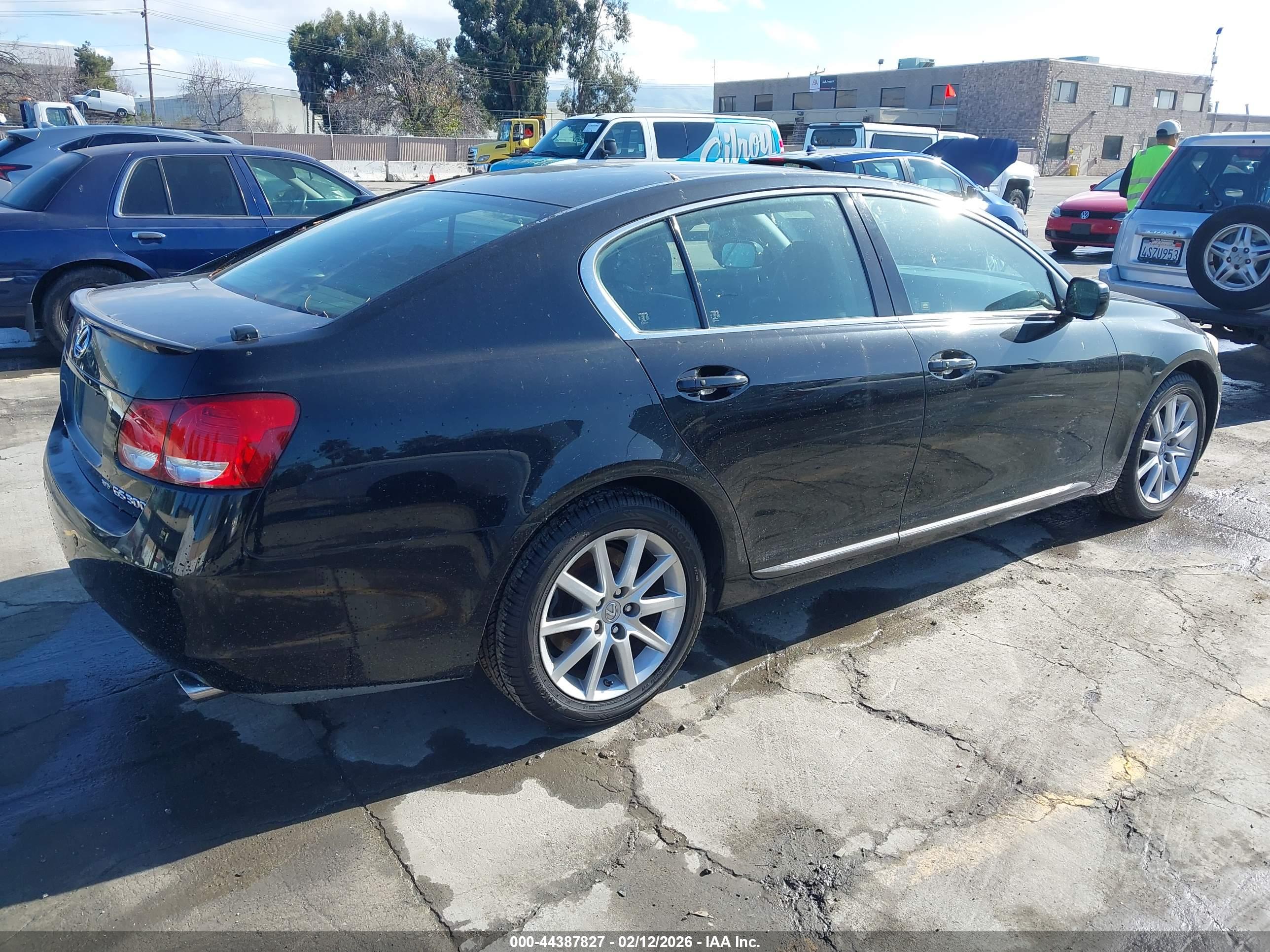 LEXUS GS image 4