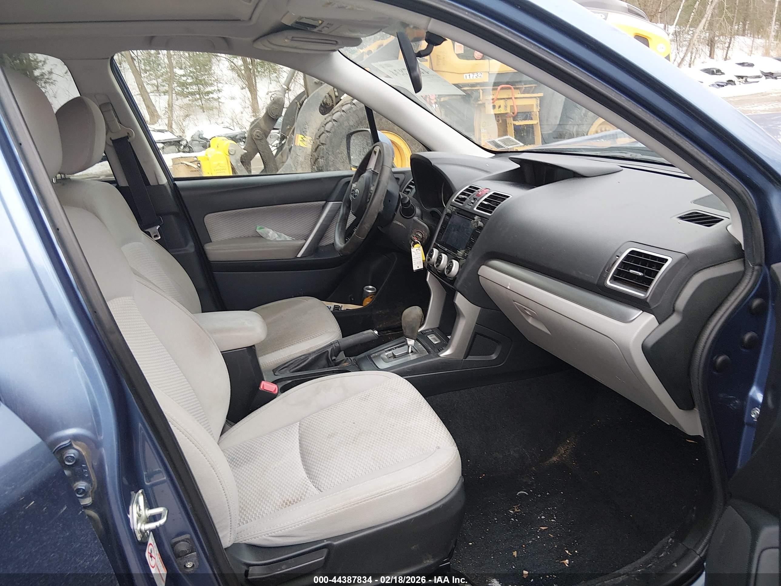 SUBARU FORESTER image 5