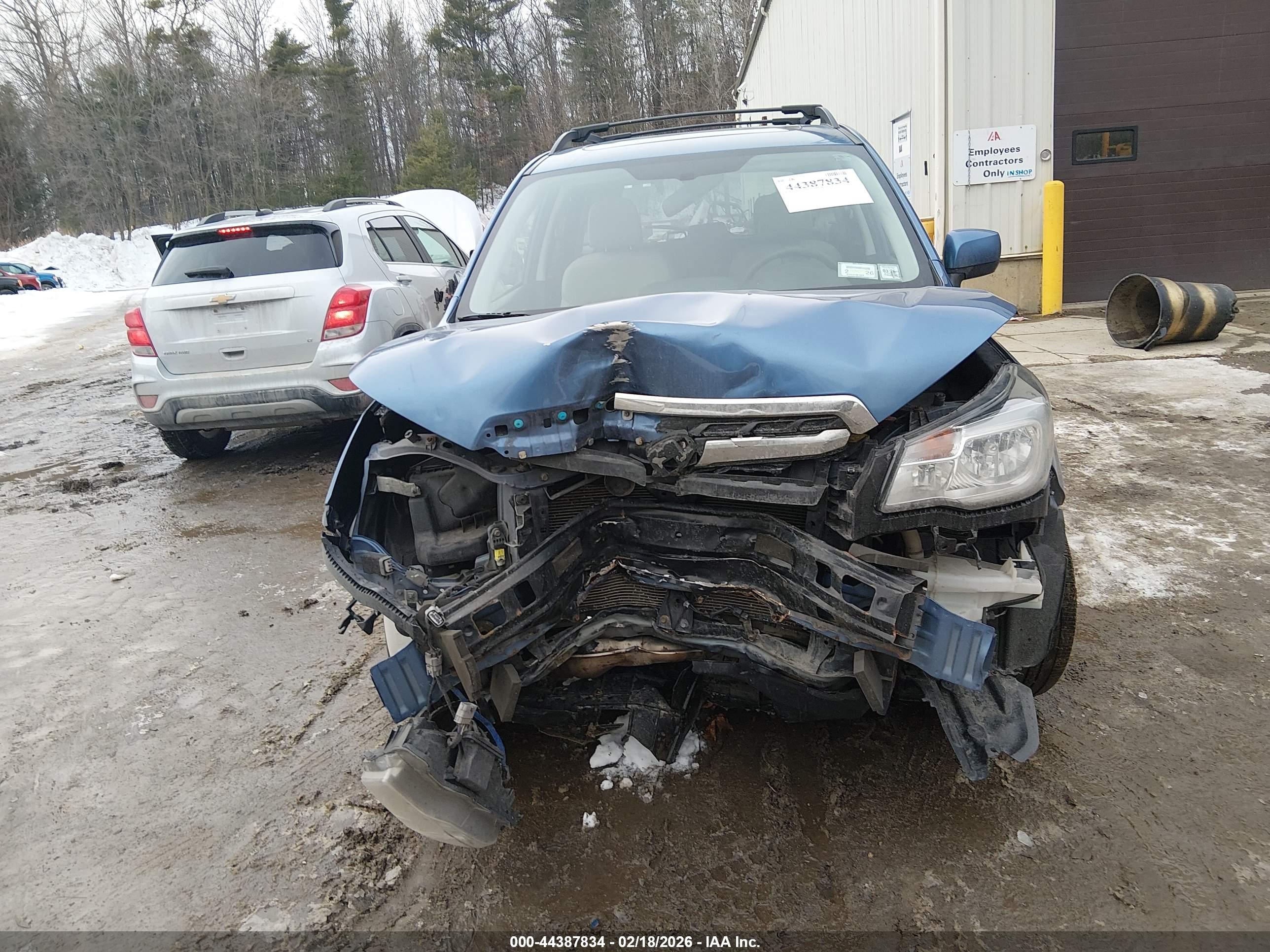 SUBARU FORESTER image 6