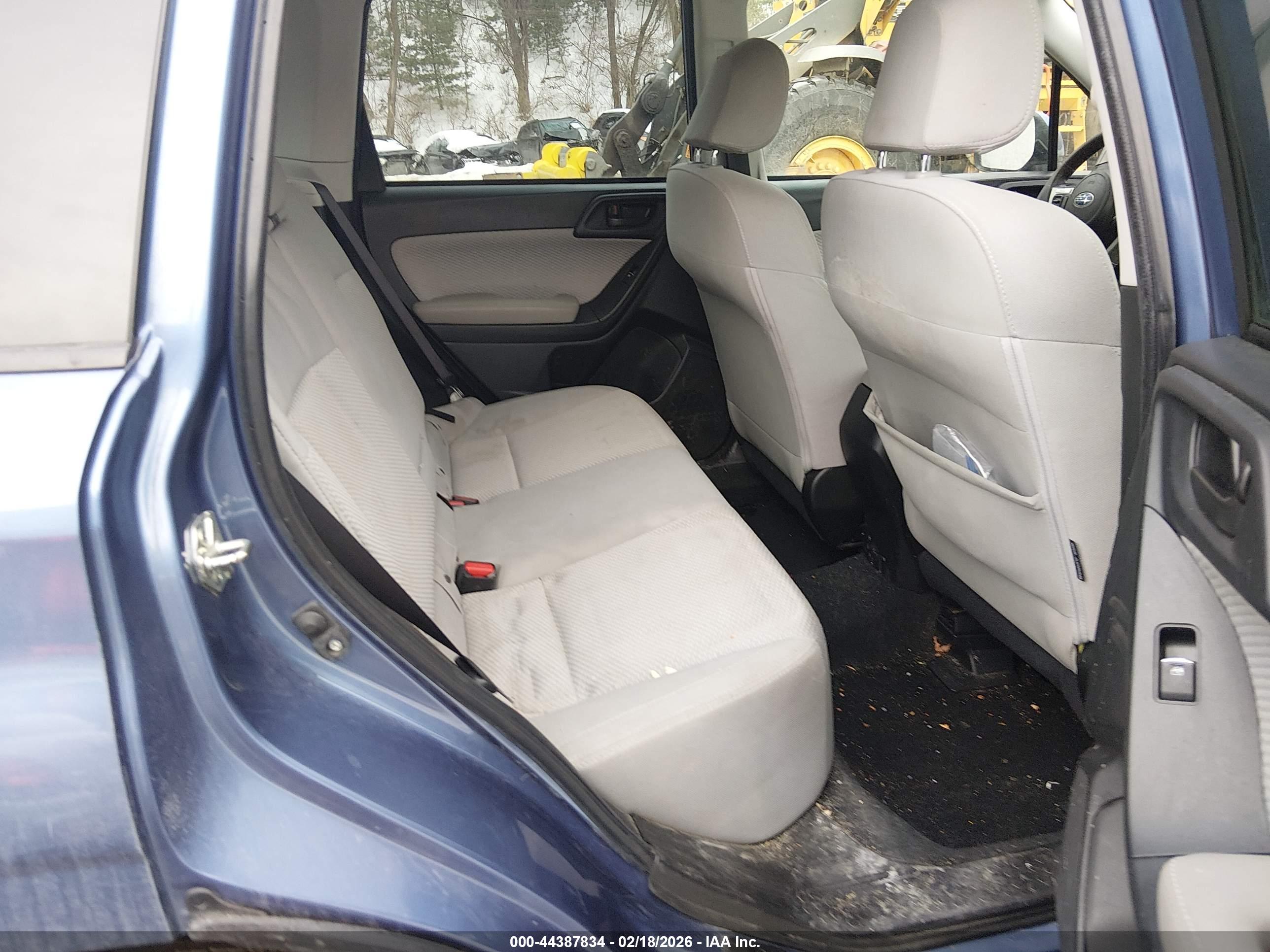 SUBARU FORESTER image 8