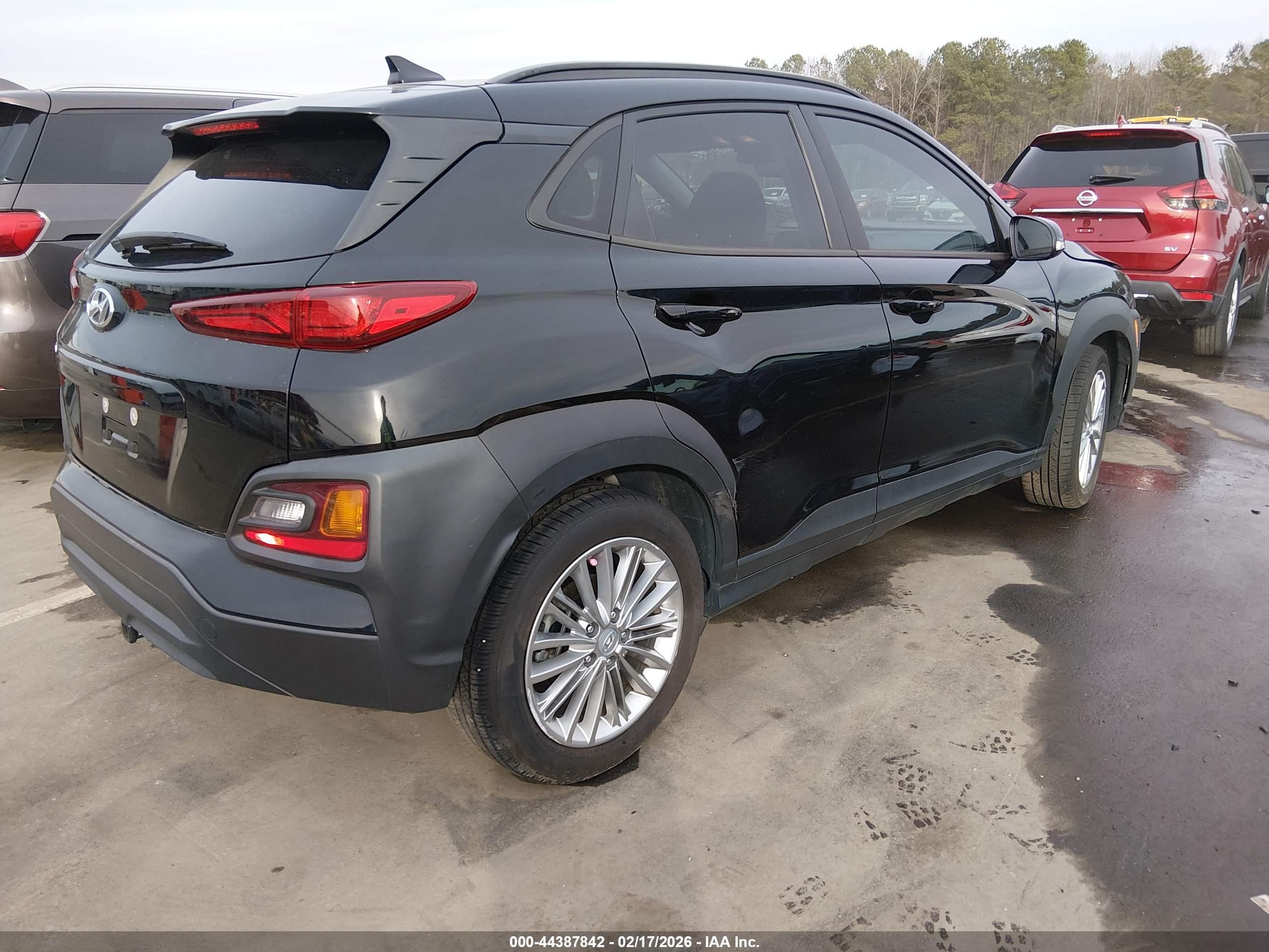 HYUNDAI KONA image 4