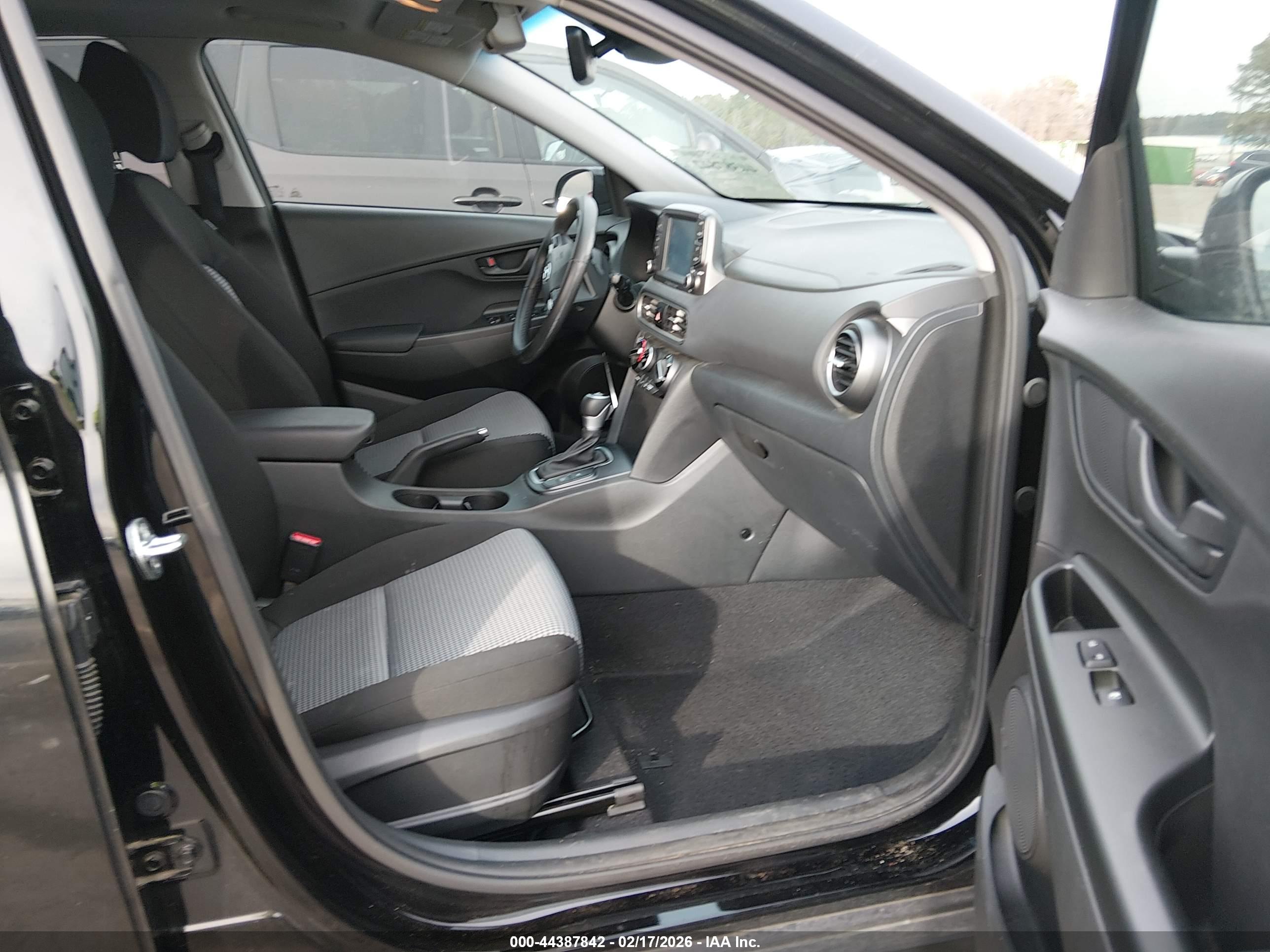 HYUNDAI KONA image 5