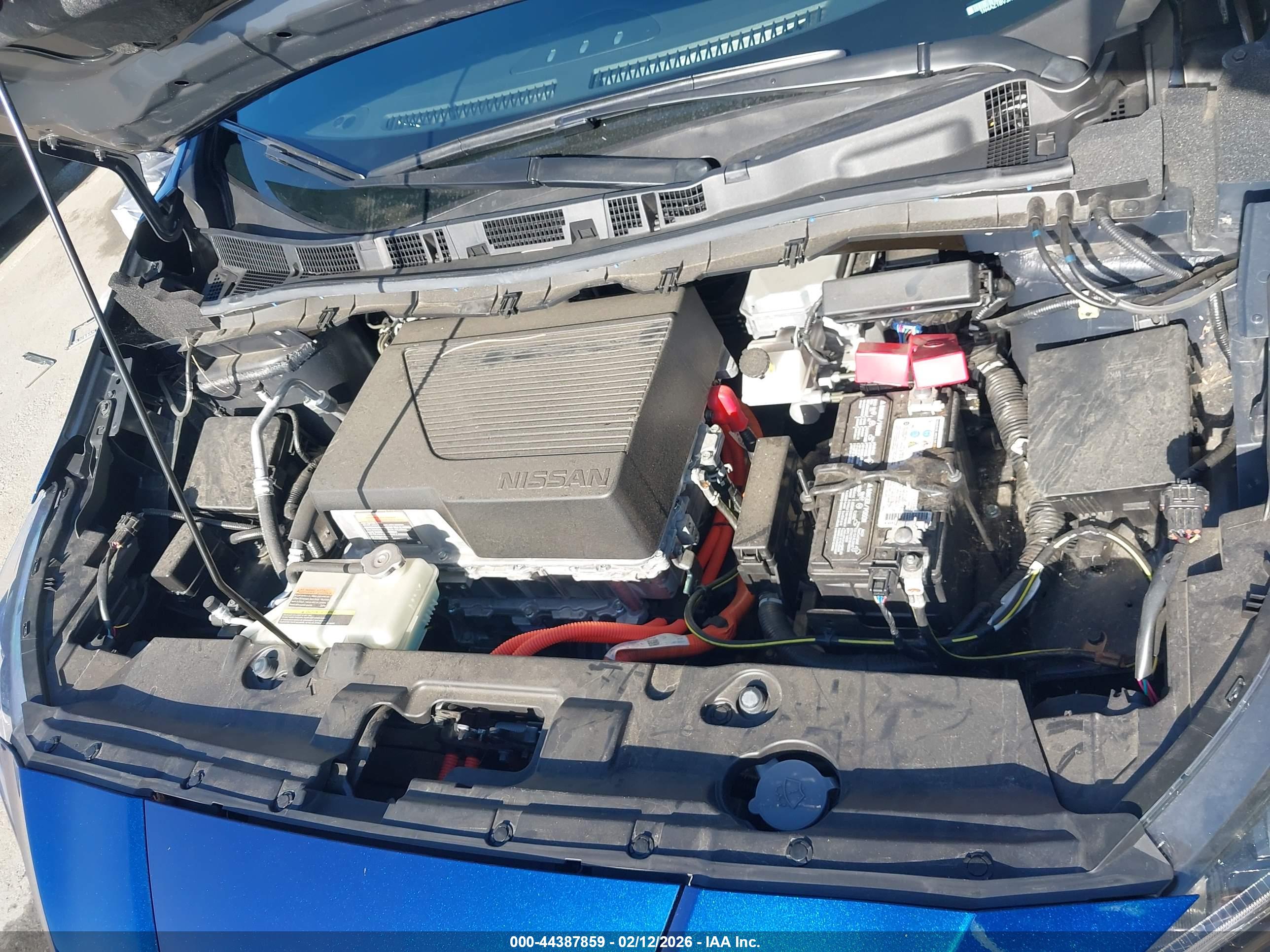 NISSAN LEAF image 10