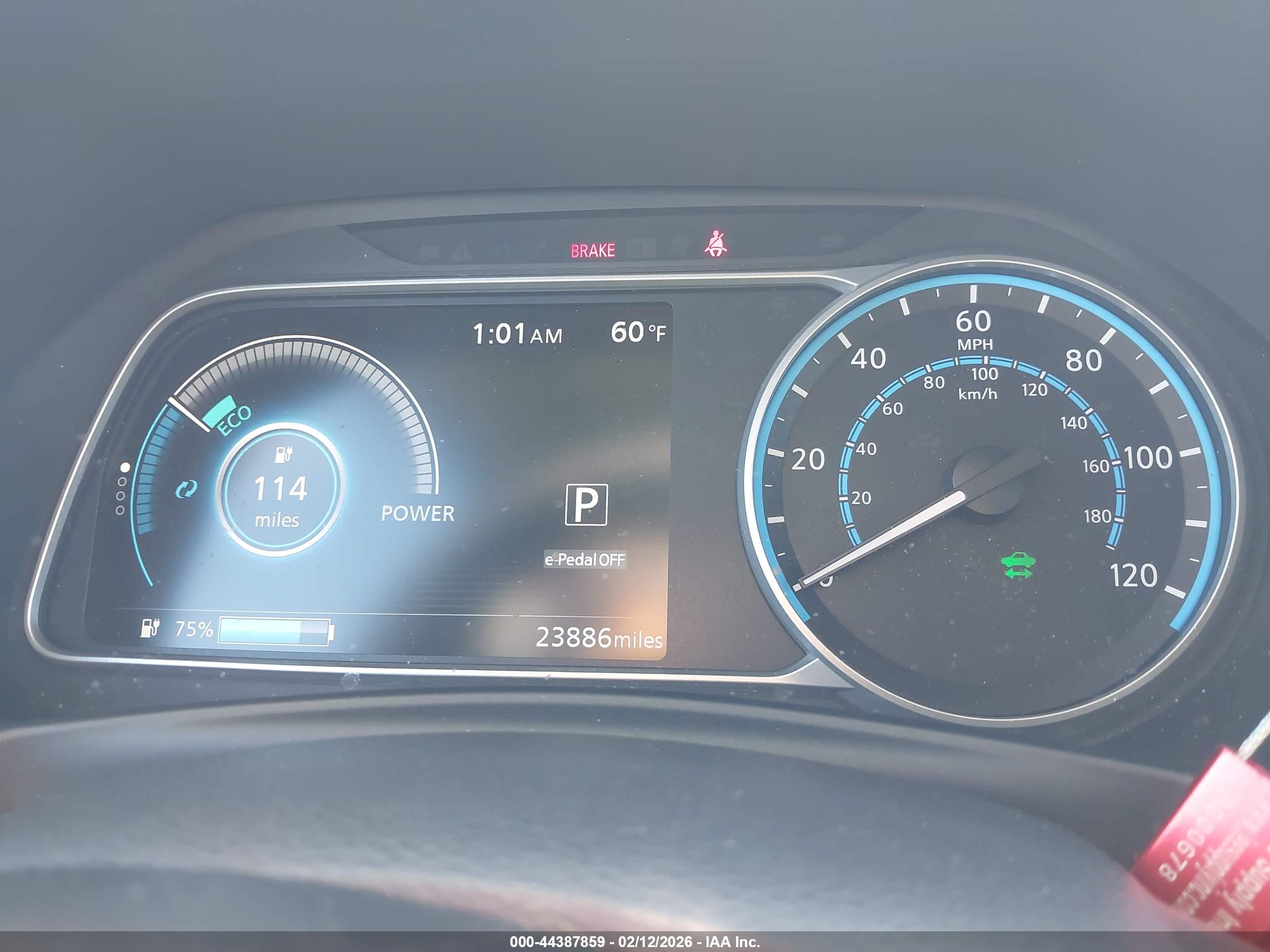 NISSAN LEAF image 7