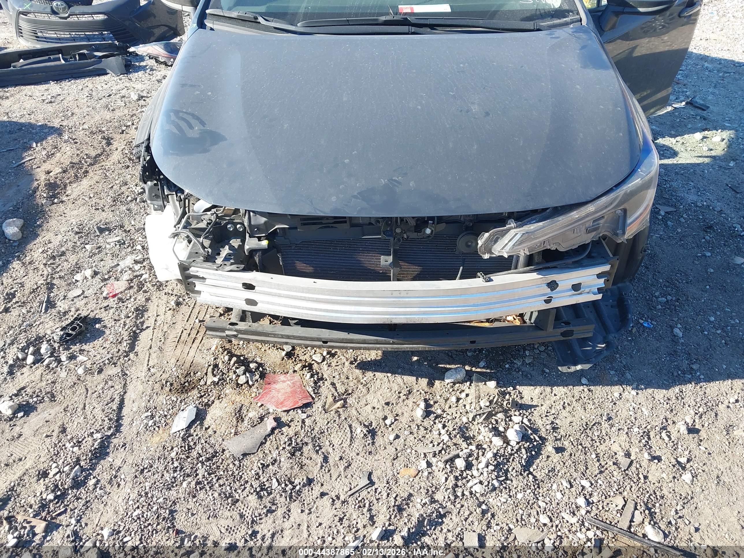 TOYOTA COROLLA image 6