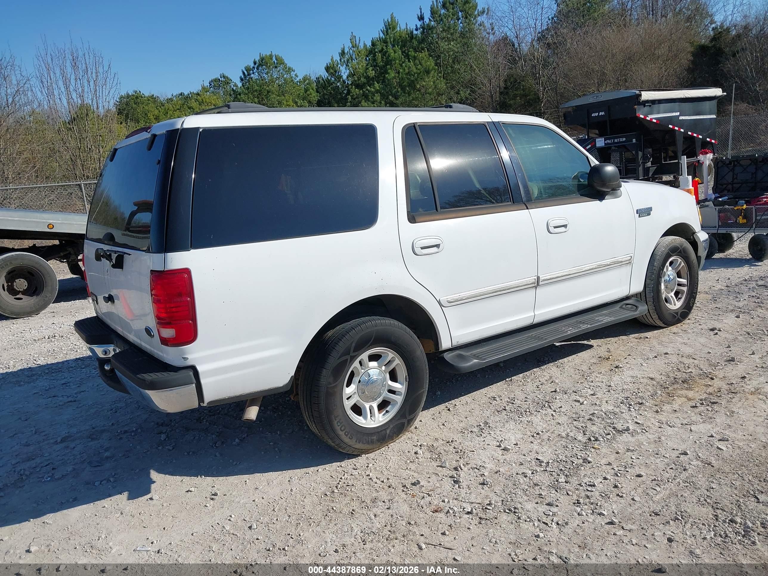 FORD EXPEDITION image 4
