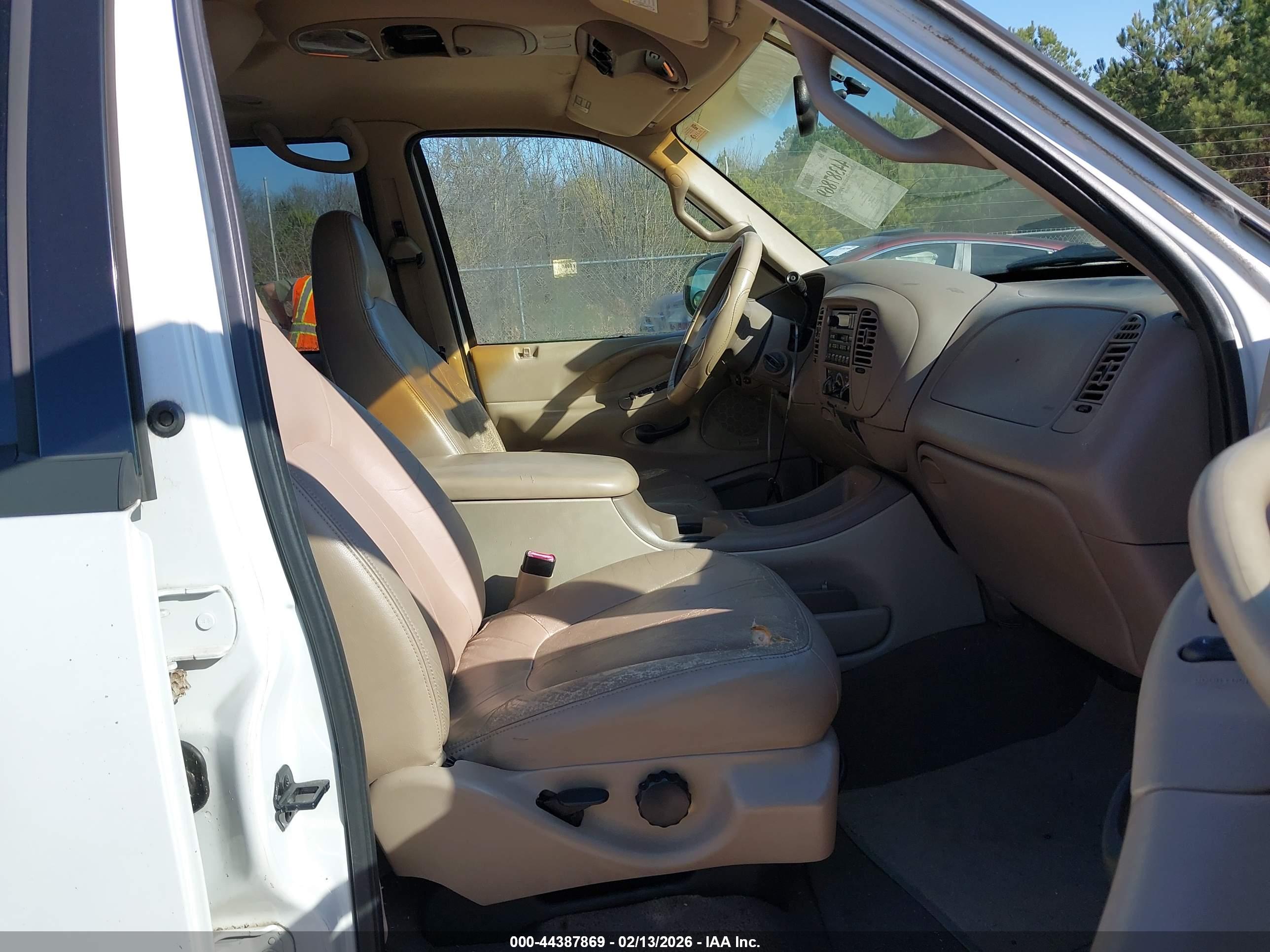 FORD EXPEDITION image 5