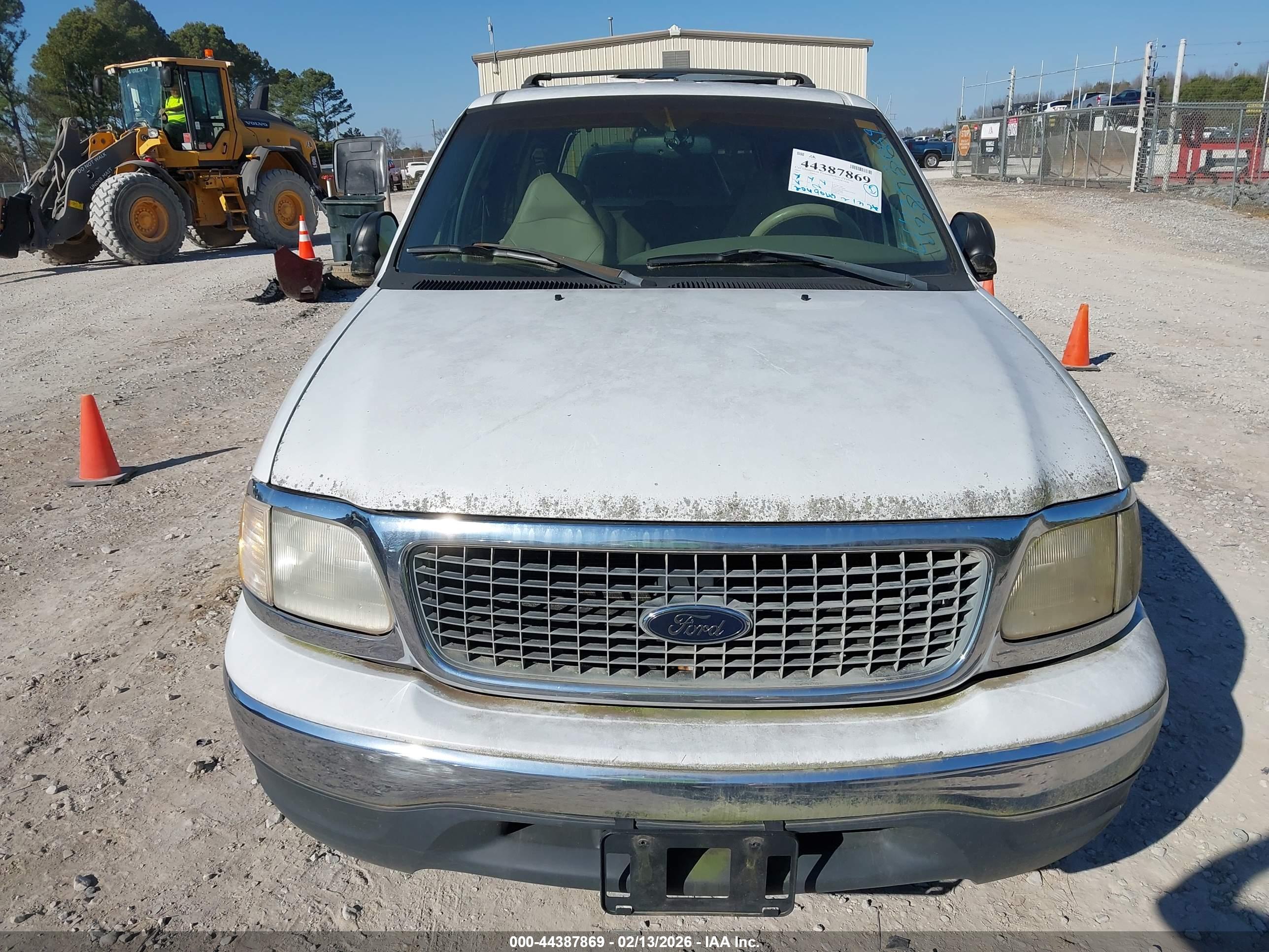 FORD EXPEDITION image 6