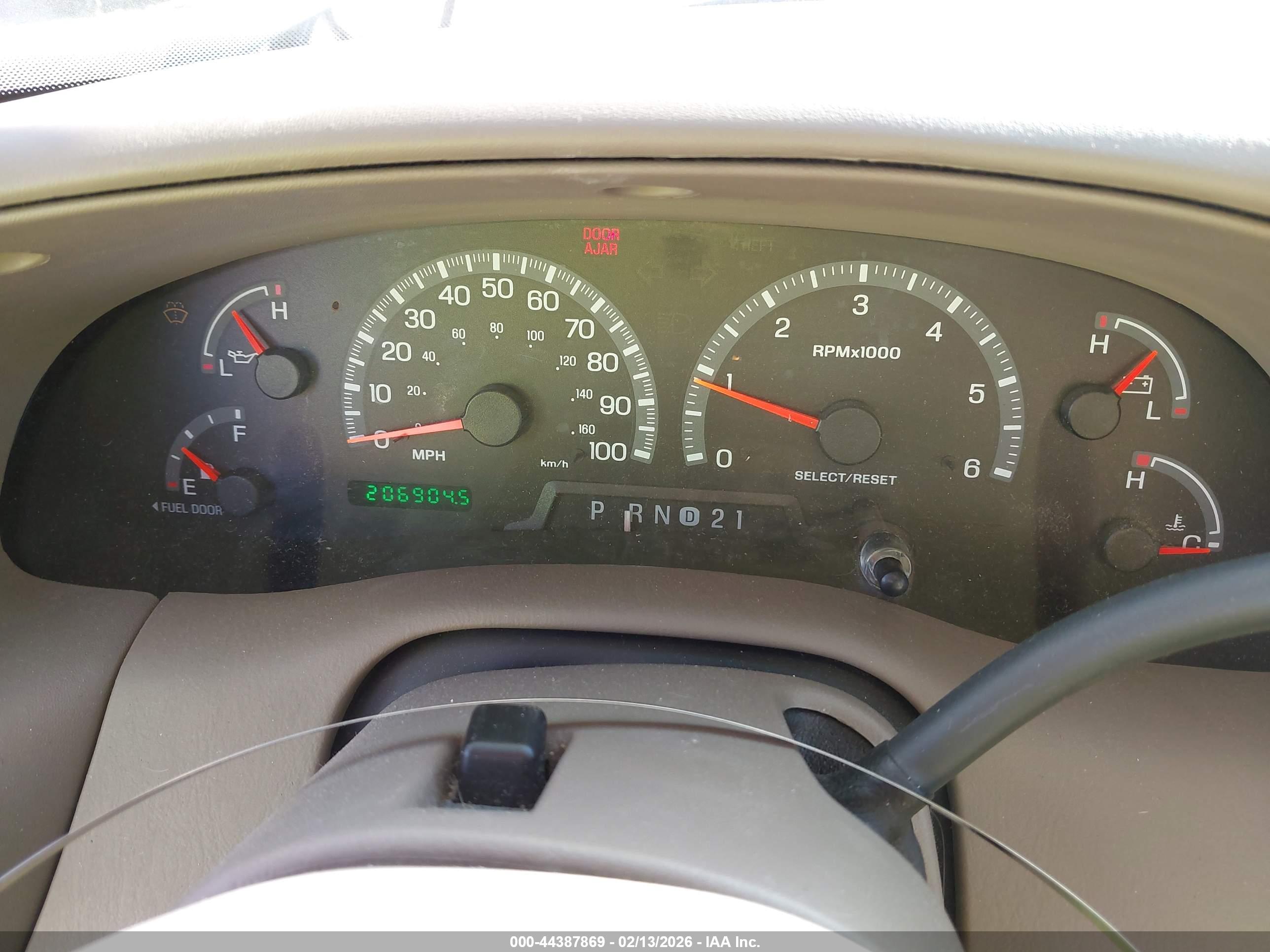 FORD EXPEDITION image 7