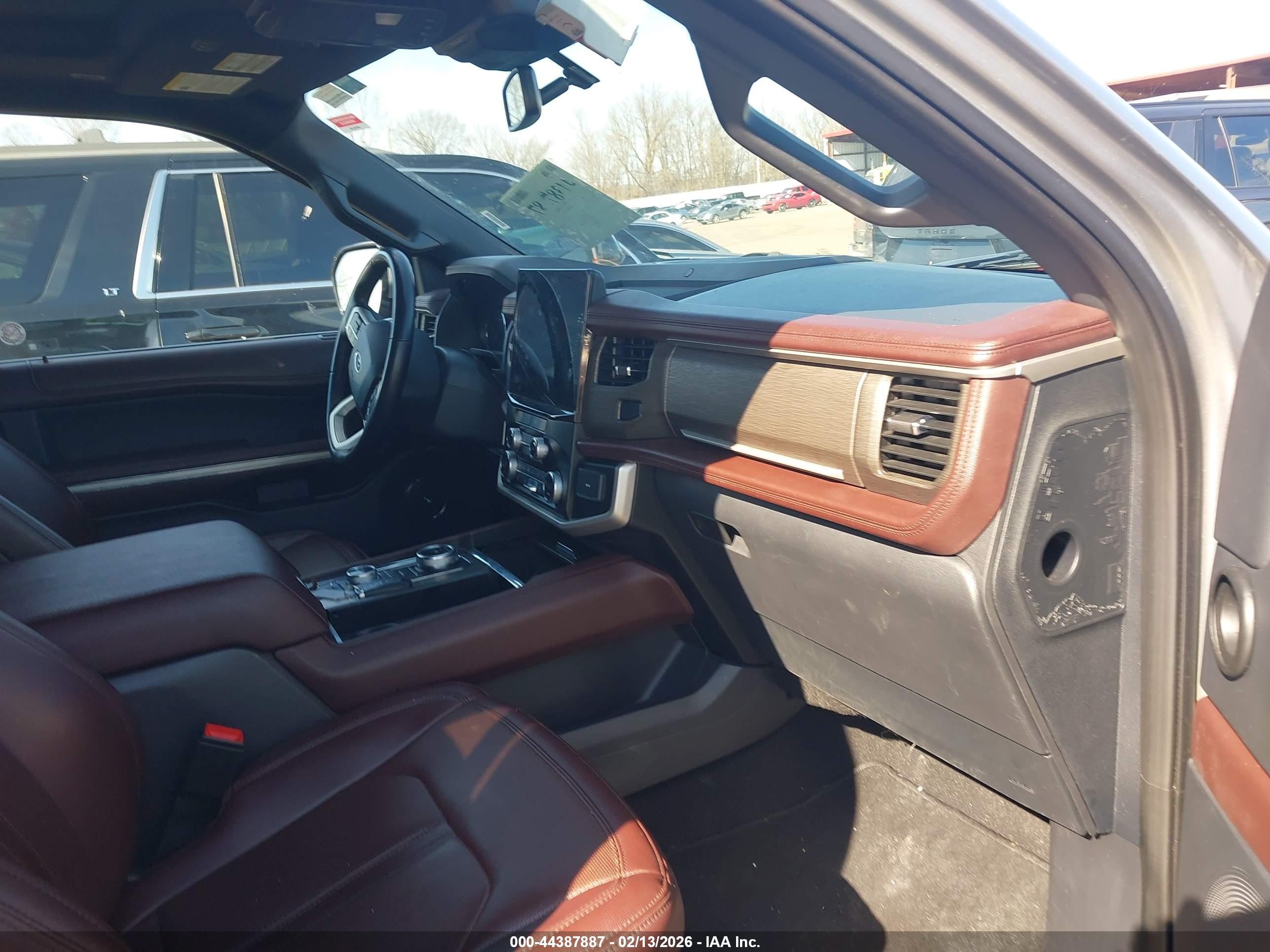 FORD EXPEDITION image 5