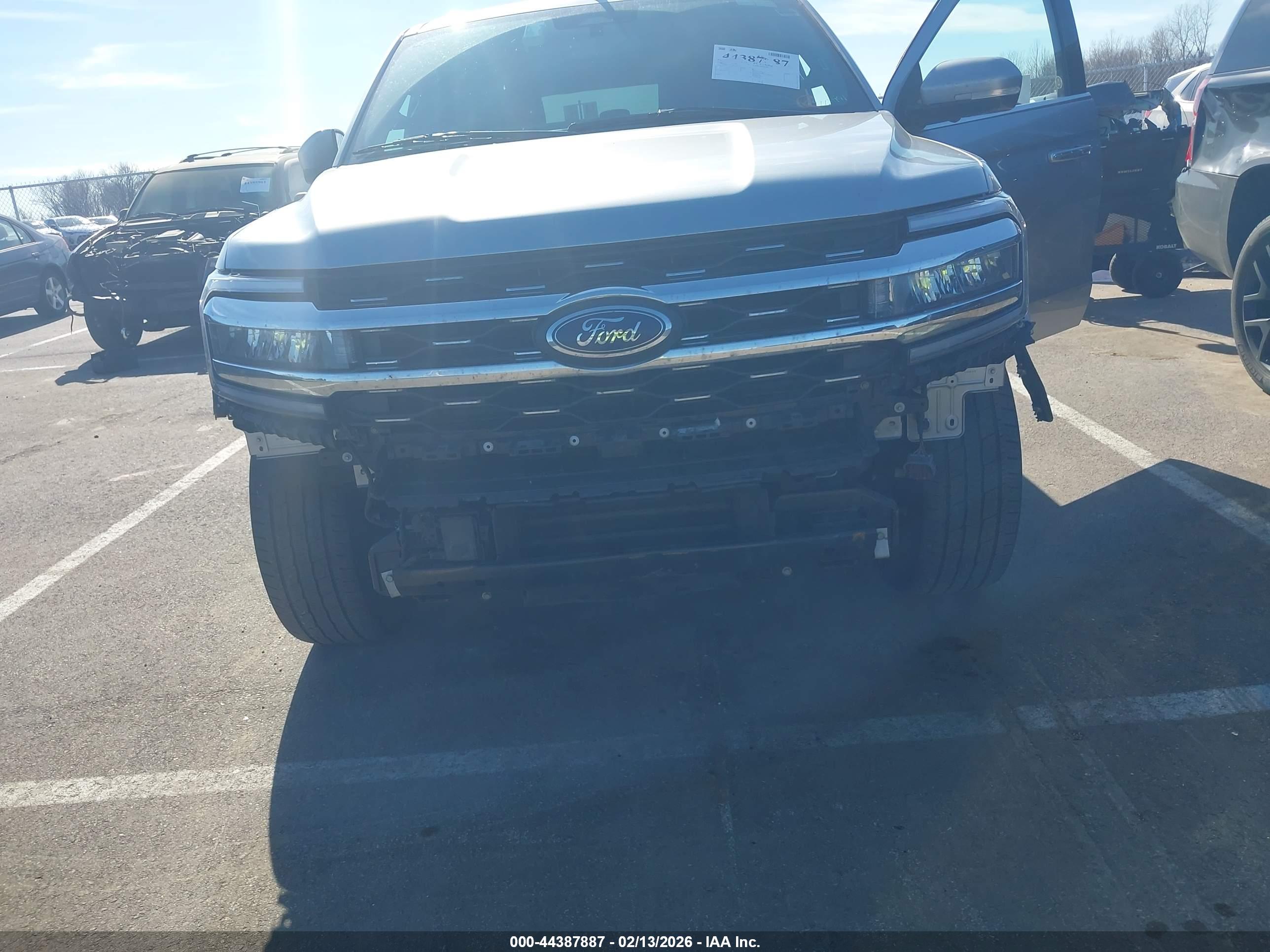FORD EXPEDITION image 6