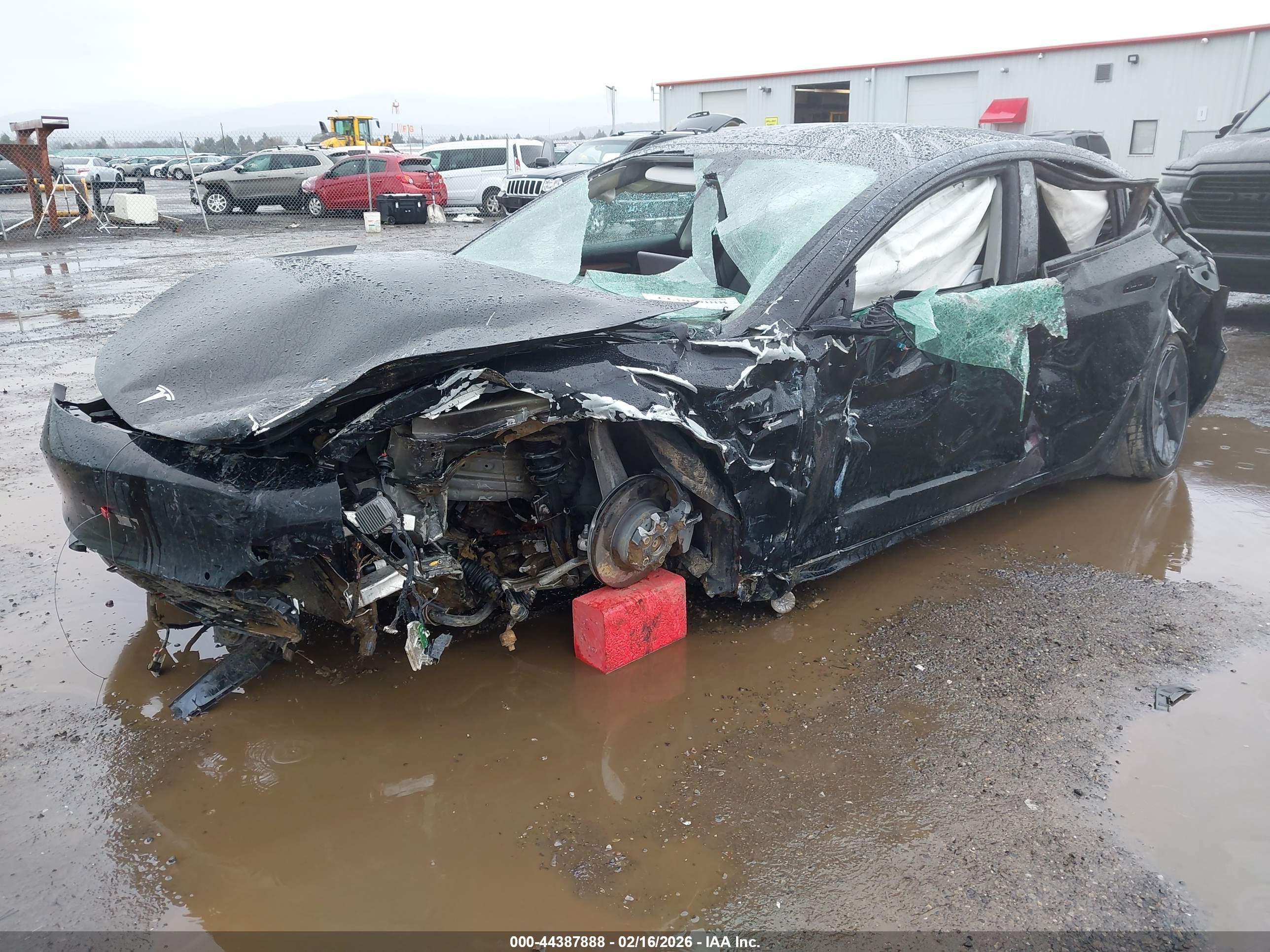 TESLA MODEL image 2