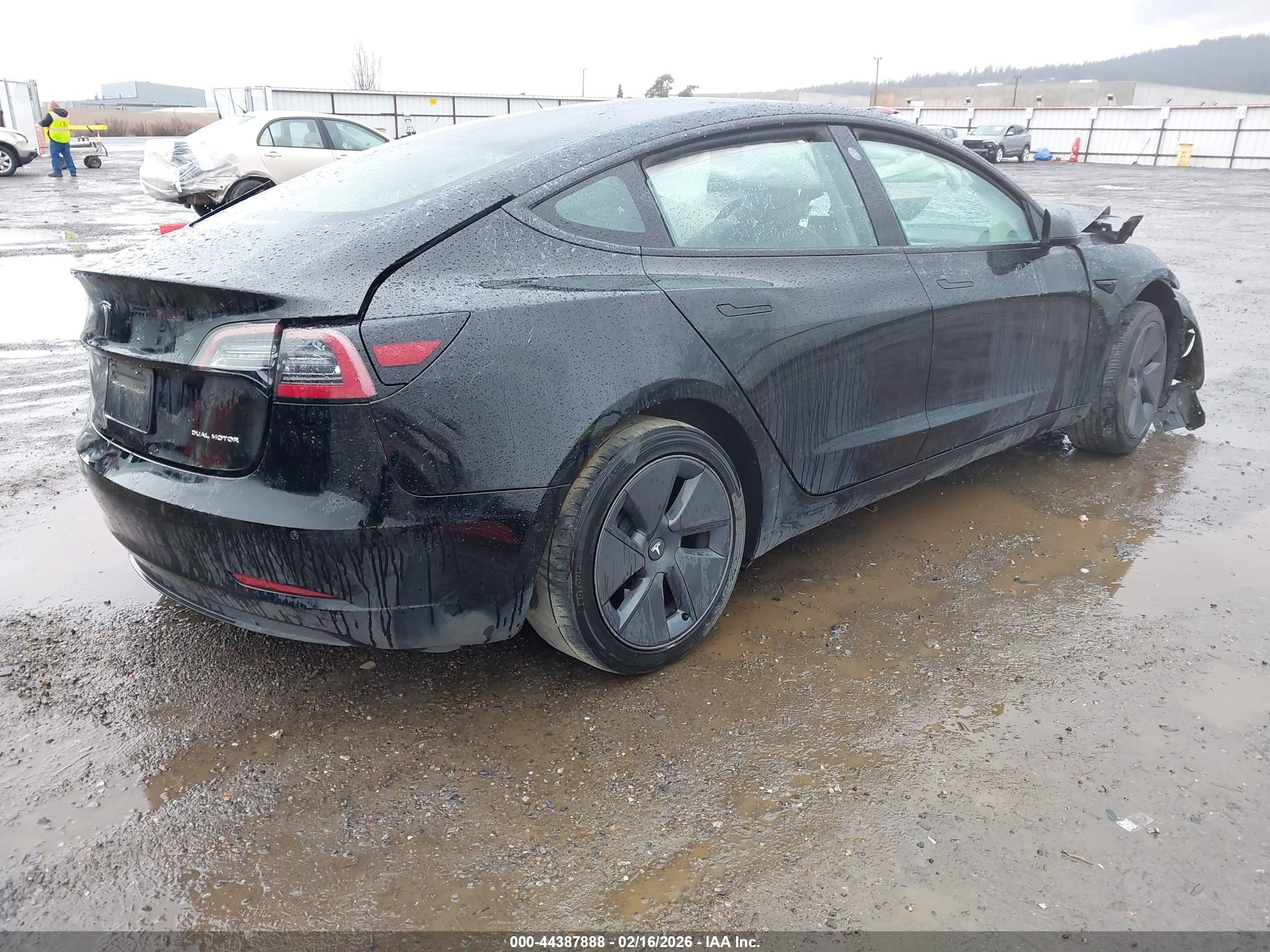 TESLA MODEL image 4