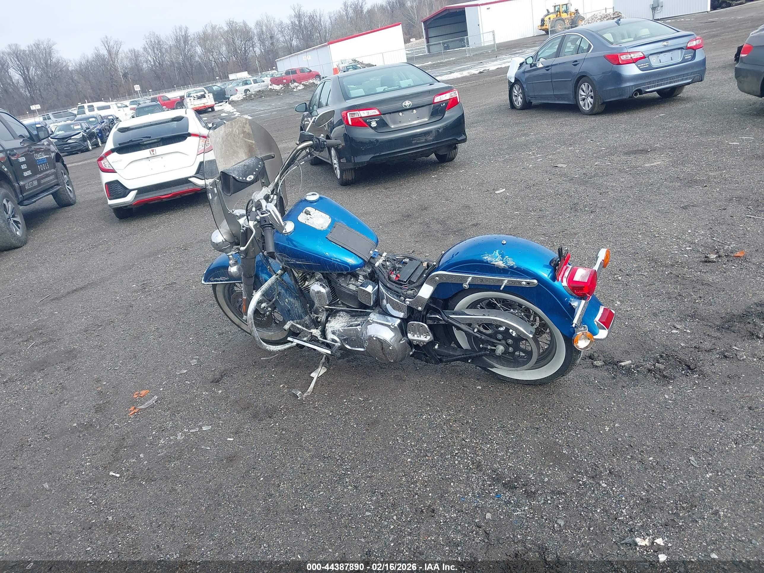 HARLEY-DAVIDSON FLSTCI image 9