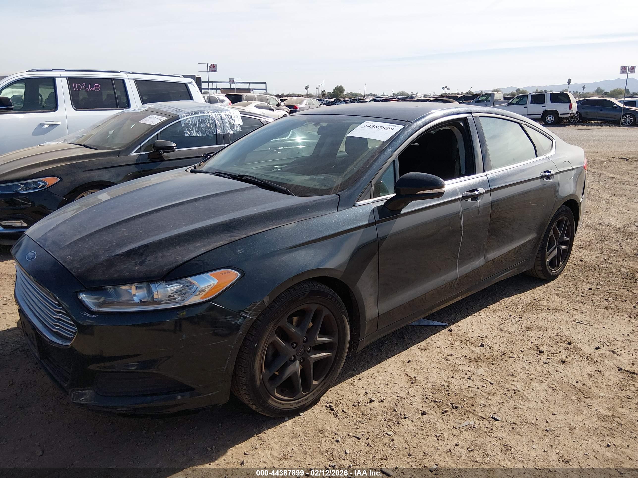 FORD FUSION image 2