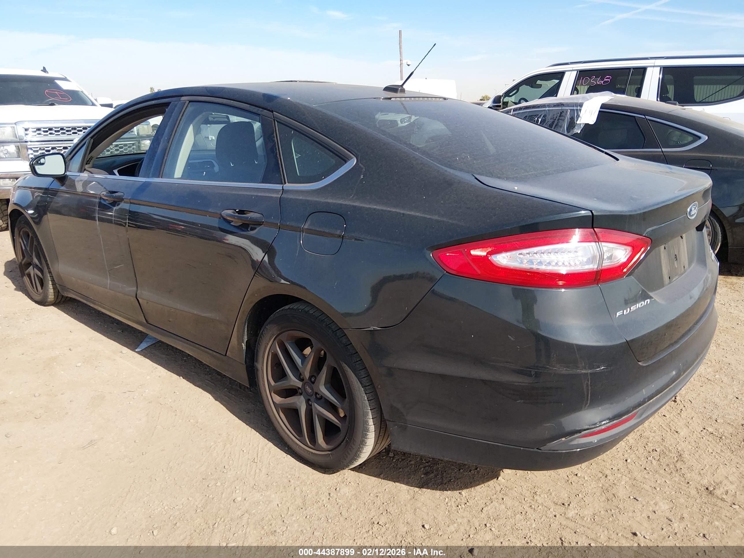FORD FUSION image 3