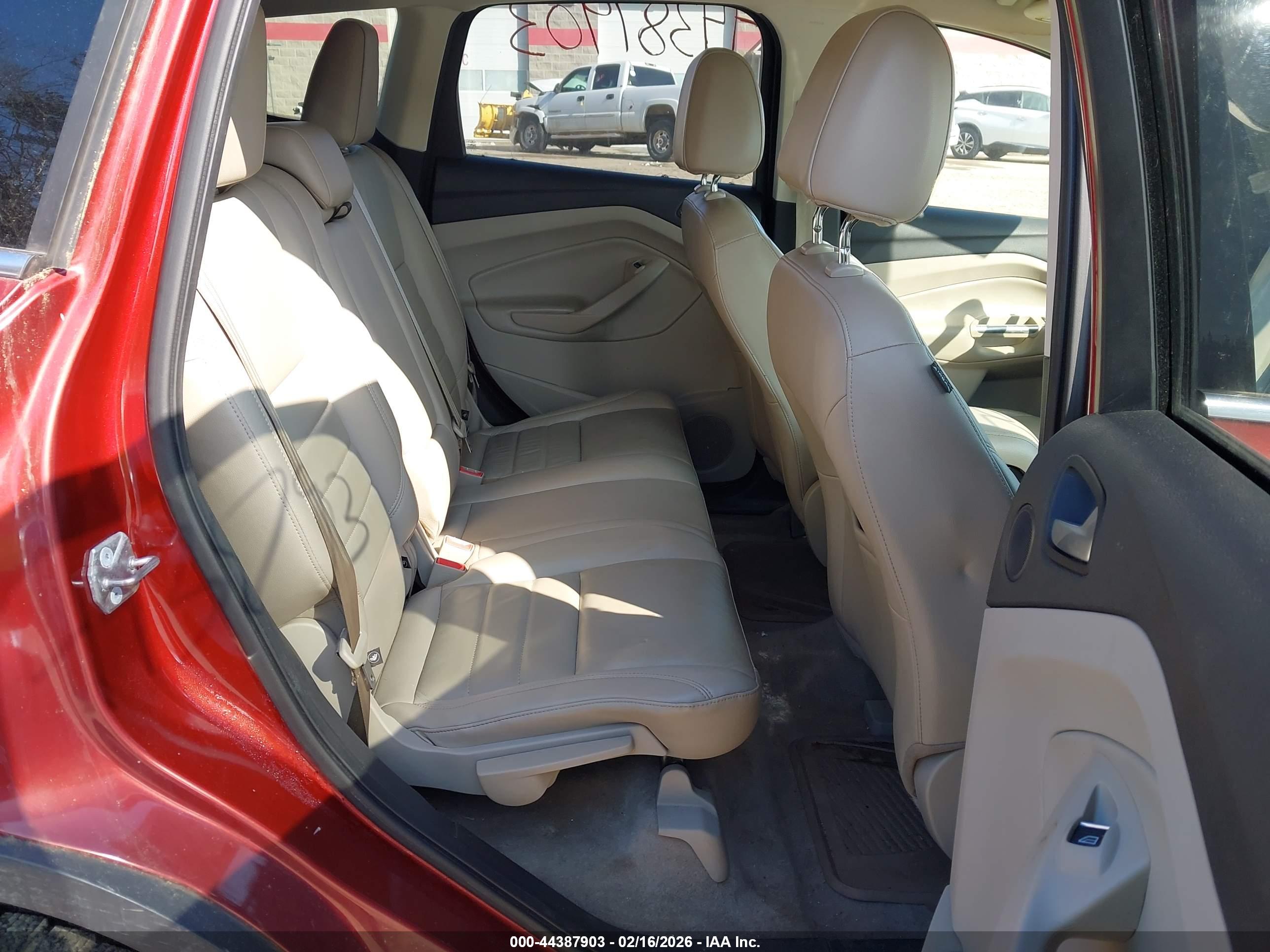 FORD ESCAPE image 8