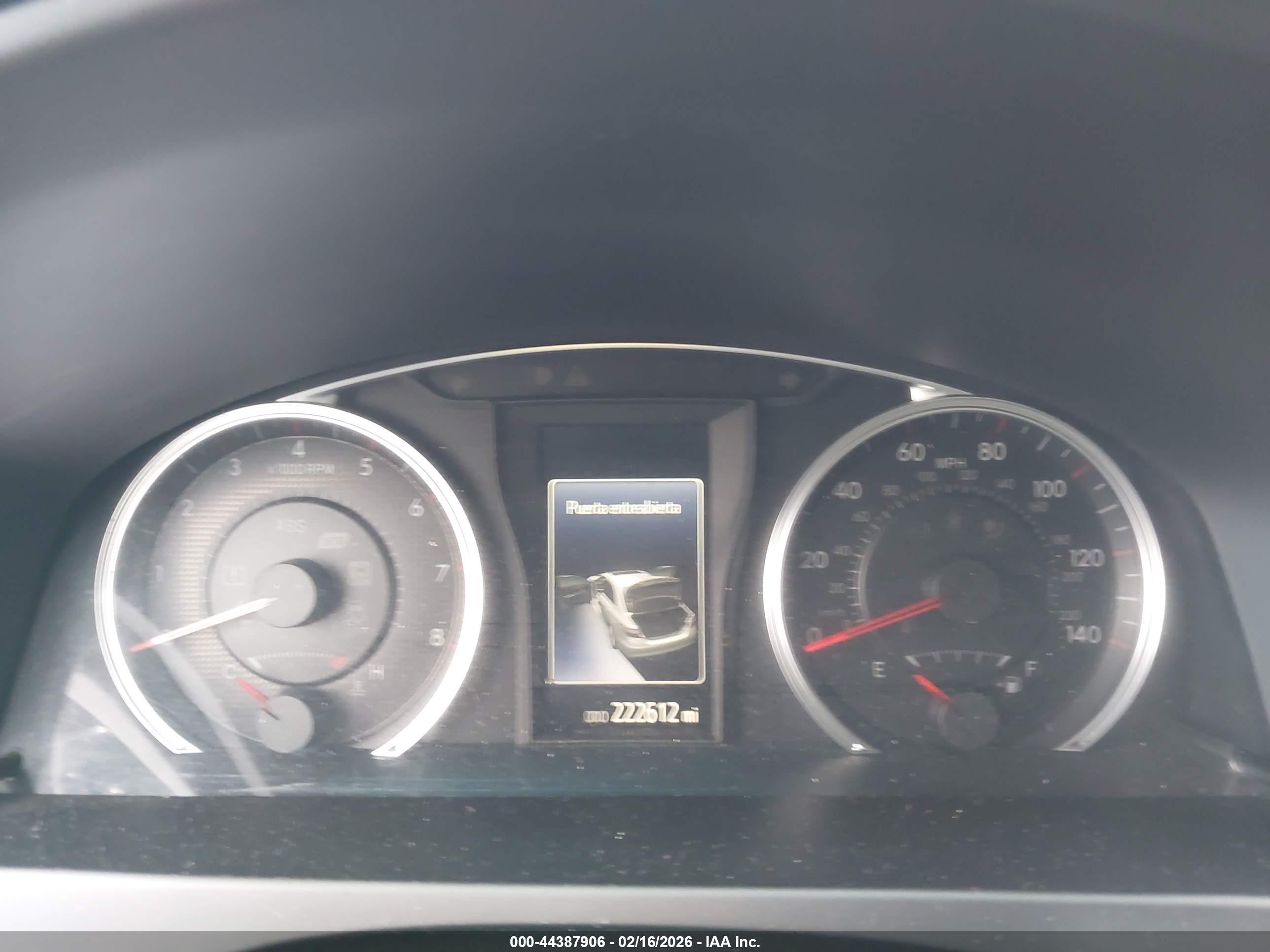TOYOTA CAMRY image 7