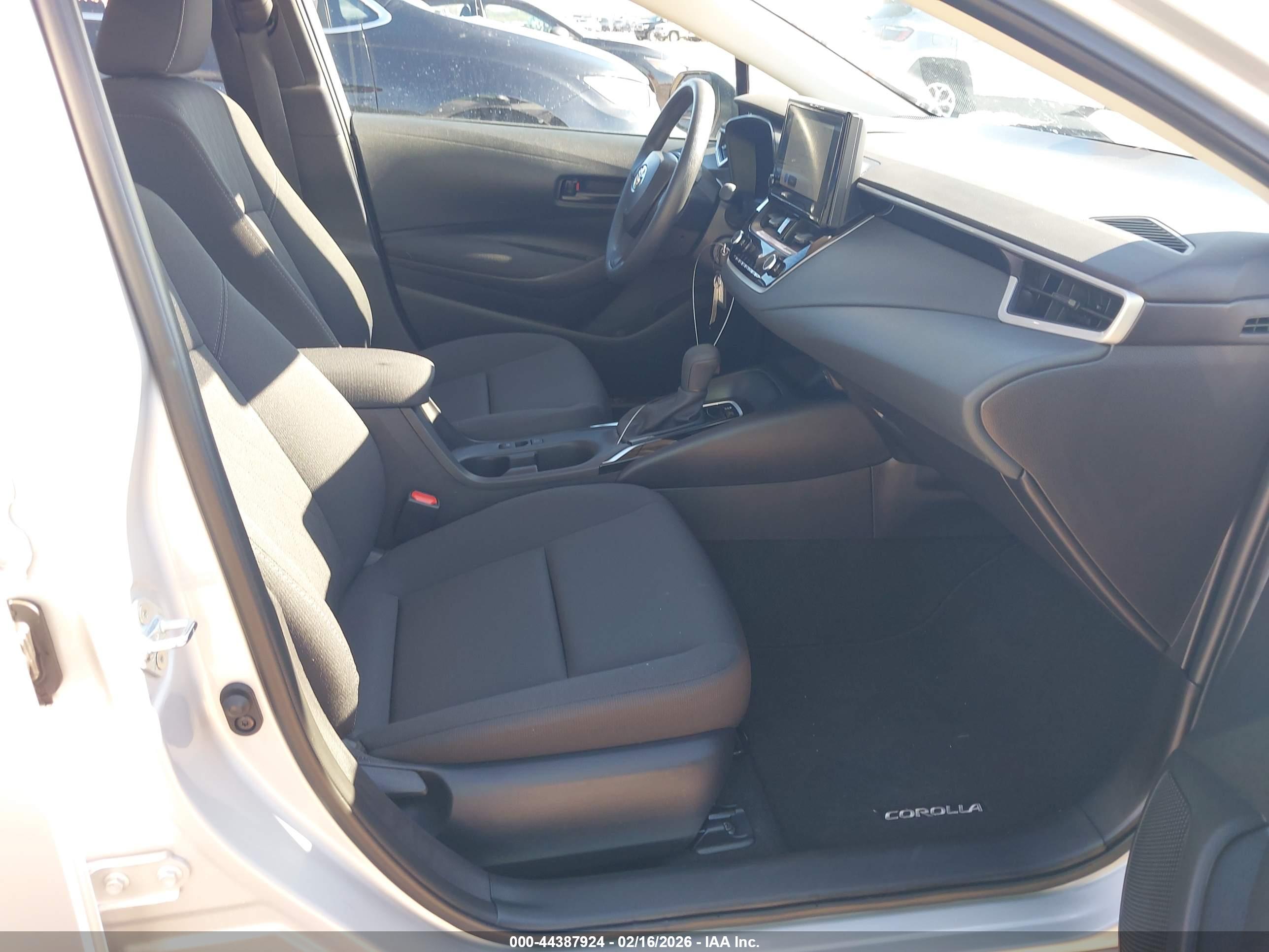TOYOTA COROLLA image 5