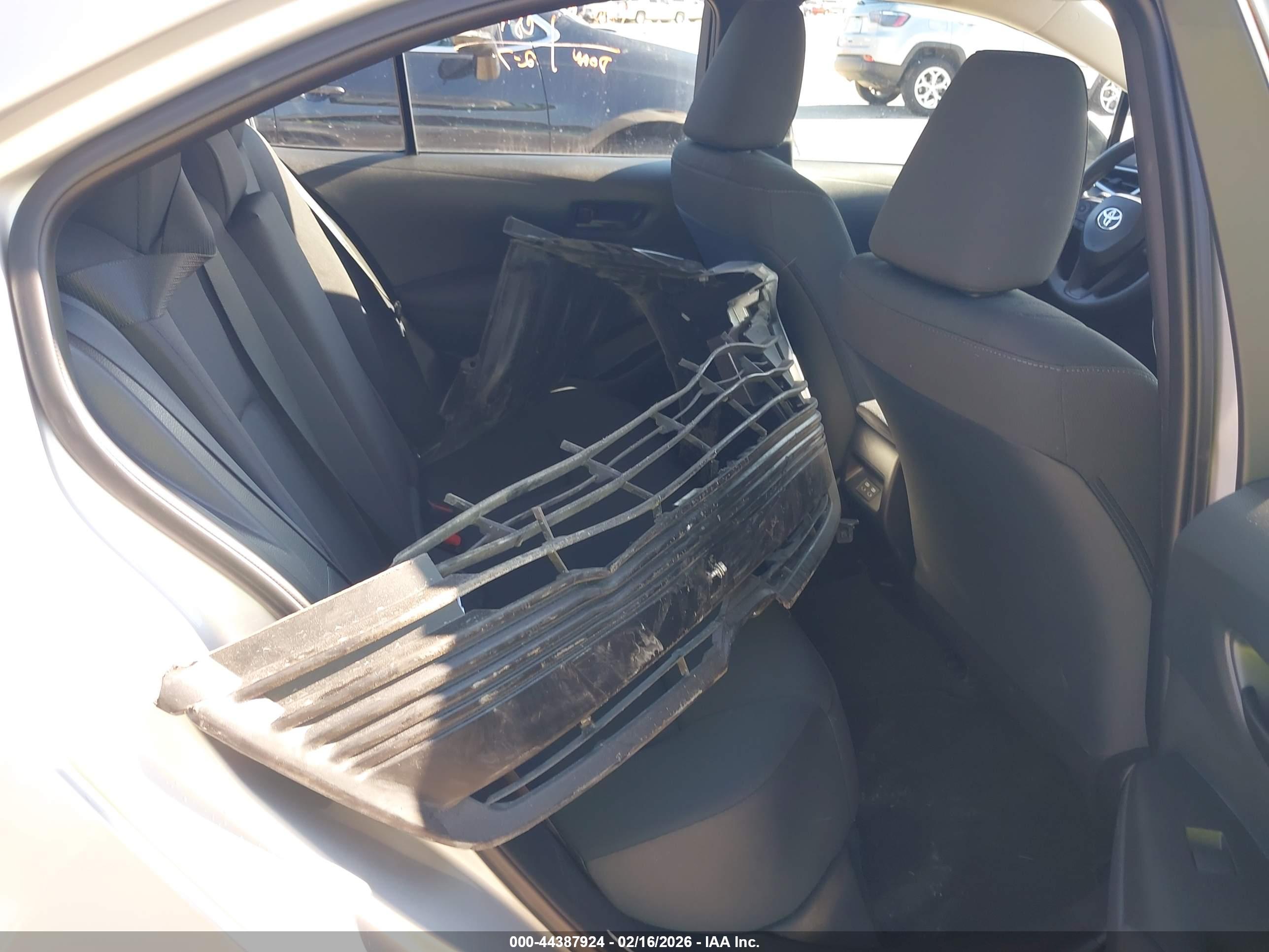 TOYOTA COROLLA image 8