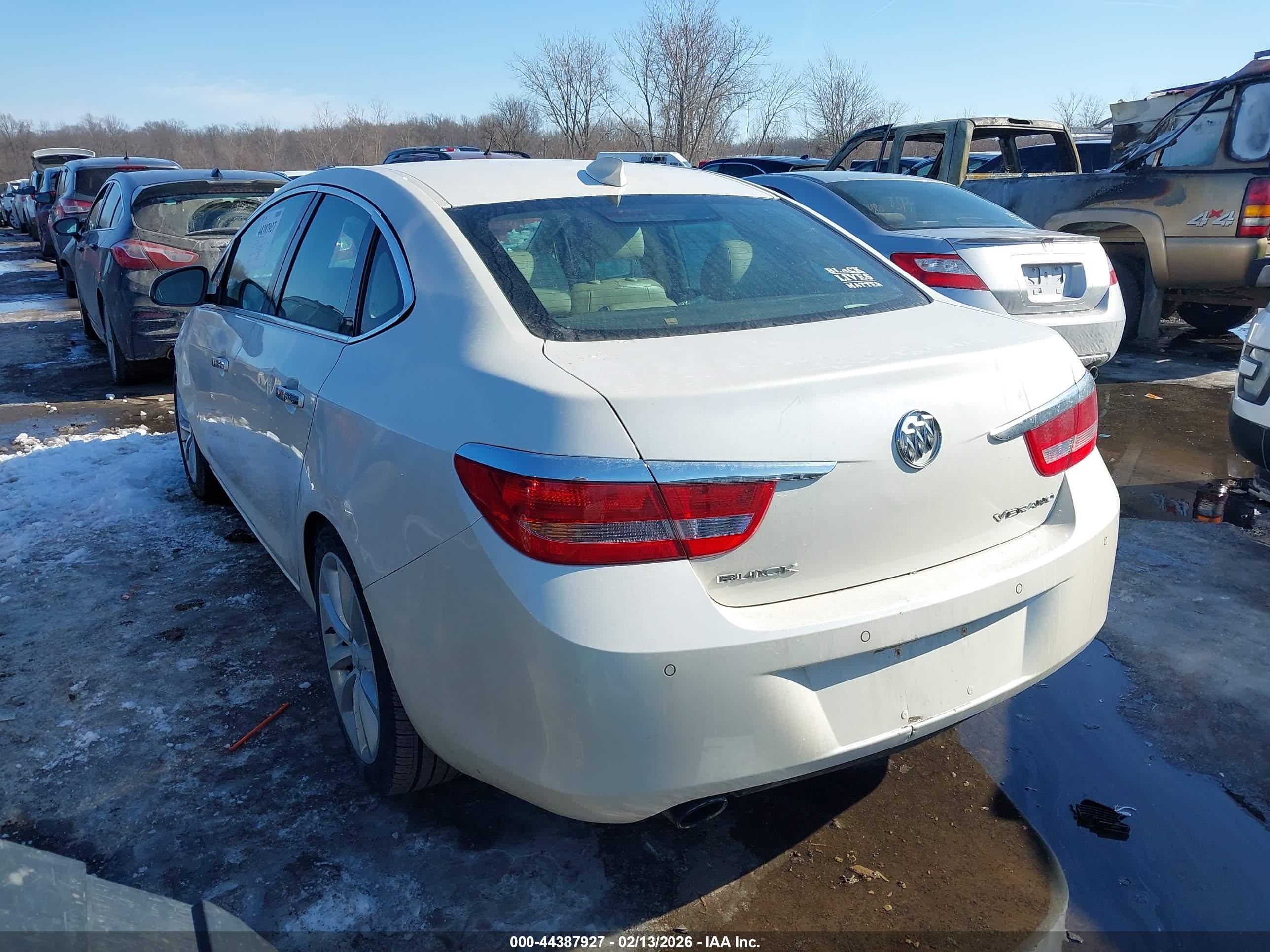 BUICK VERANO image 3