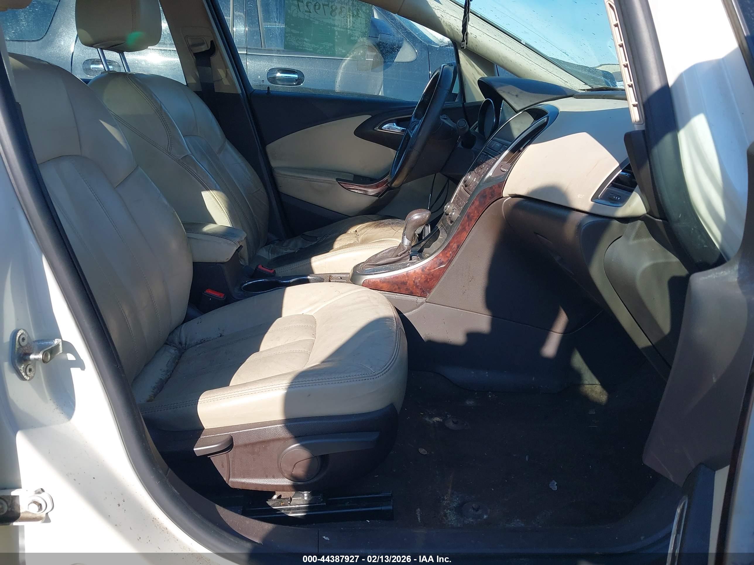 BUICK VERANO image 5