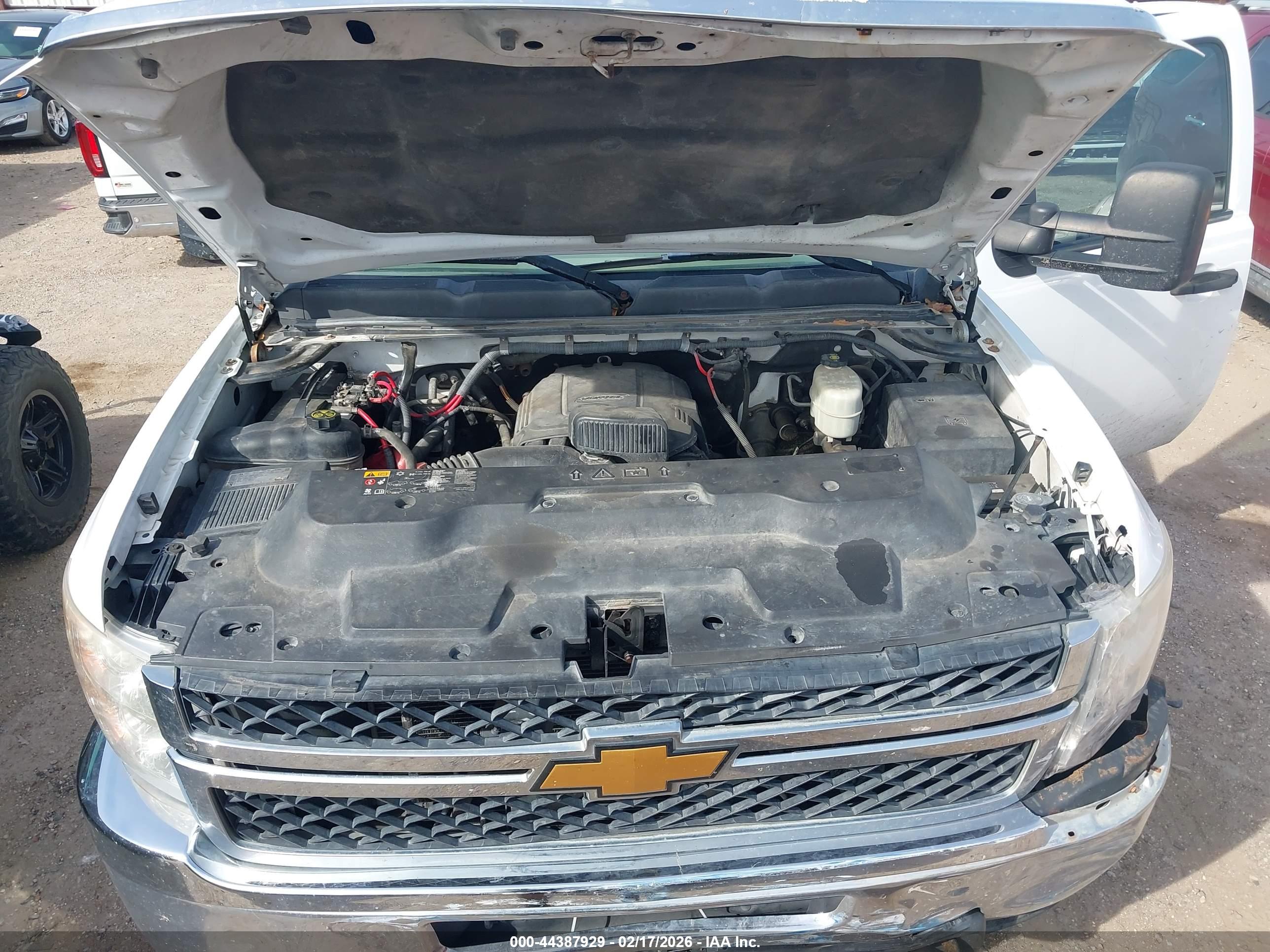 CHEVROLET SILVERADO image 10