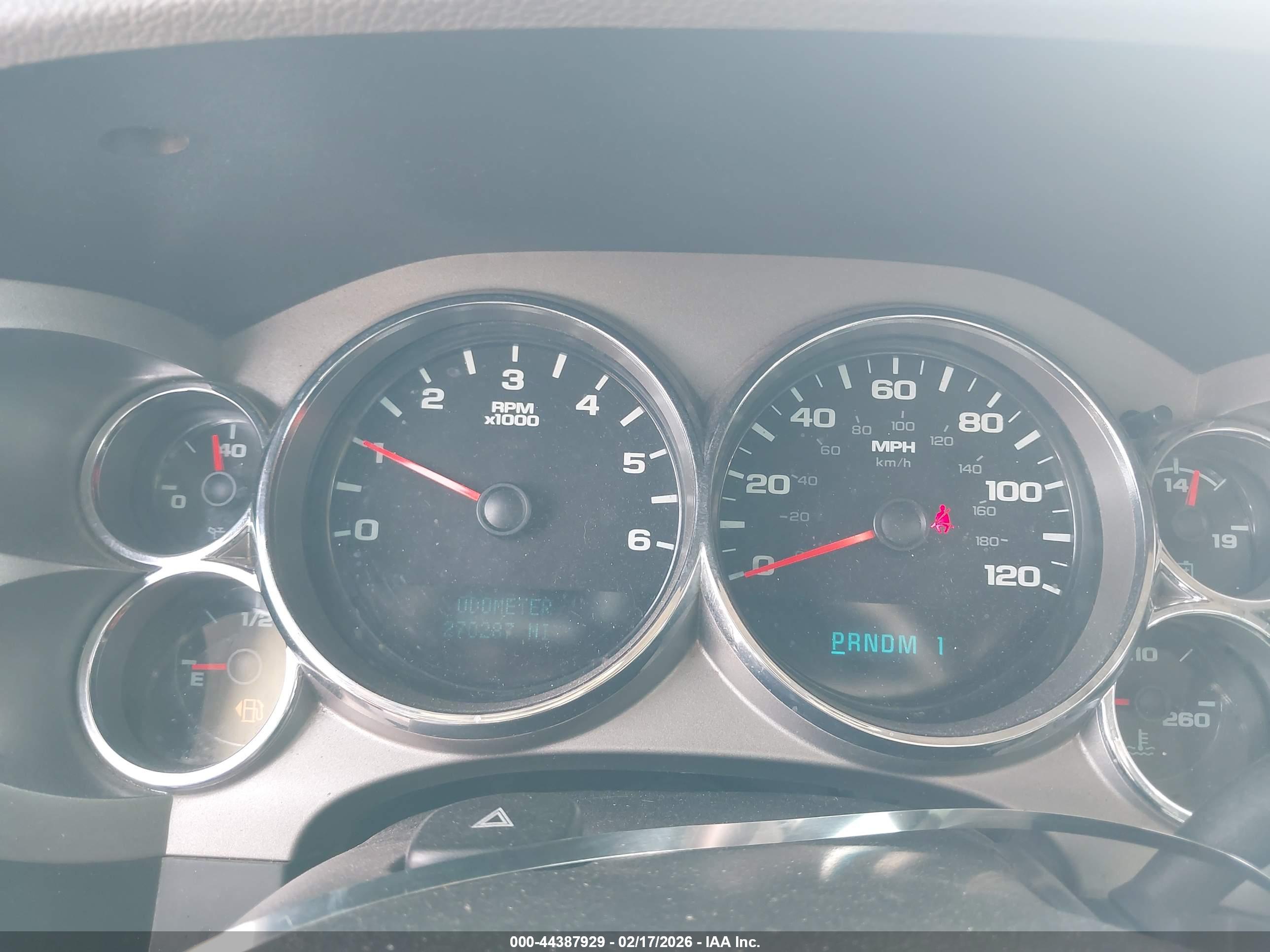 CHEVROLET SILVERADO image 7